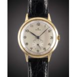 A GENTLEMAN'S LARGE SIZE 9CT SOLID GOLD ROLEX SHOCK RESISTING WRIST WATCH CIRCA 1950s, WITH BLACK