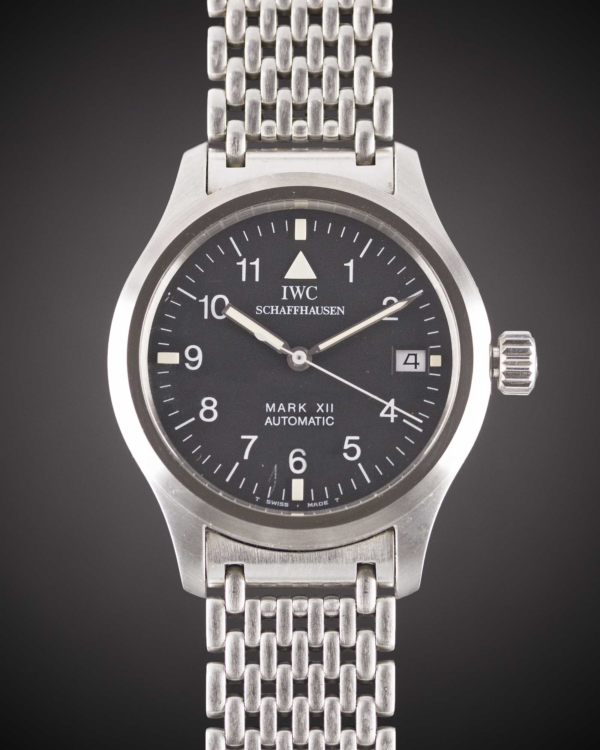 A GENTLEMAN'S STAINLESS STEEL IWC MARK XII AUTOMATIC BRACELET WATCH CIRCA 2000, REF. 3241 WITH IWC