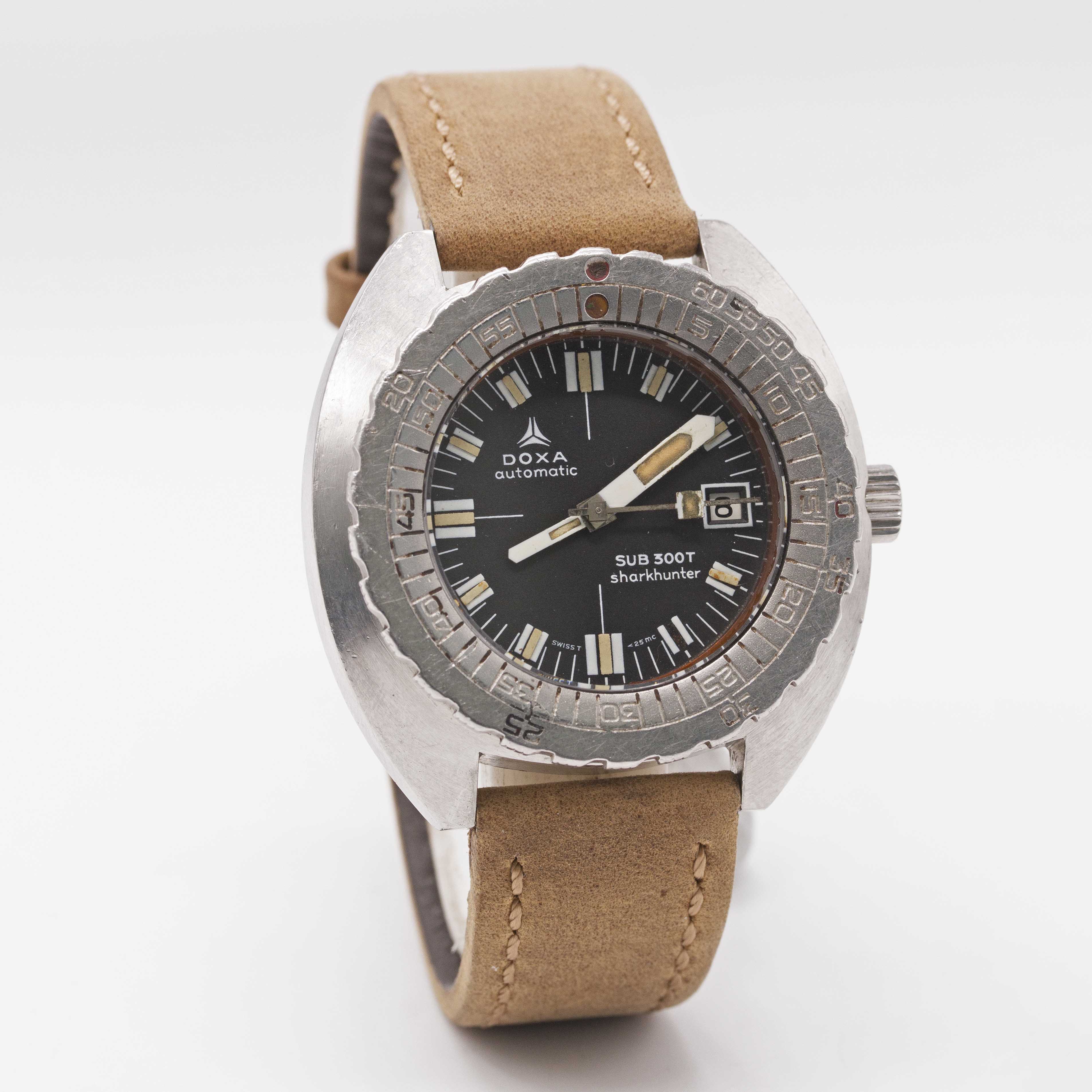 A GENTLEMAN'S STAINLESS STEEL DOXA SUB 300T SHARKHUNTER DIVERS WRIST WATCH CIRCA 1970s, REF. 58098- - Image 5 of 9