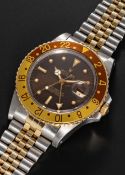 A GENTLEMAN'S STEEL & GOLD ROLEX OYSTER PERPETUAL GMT MASTER "ROOT BEER" BRACELET WATCH CIRCA