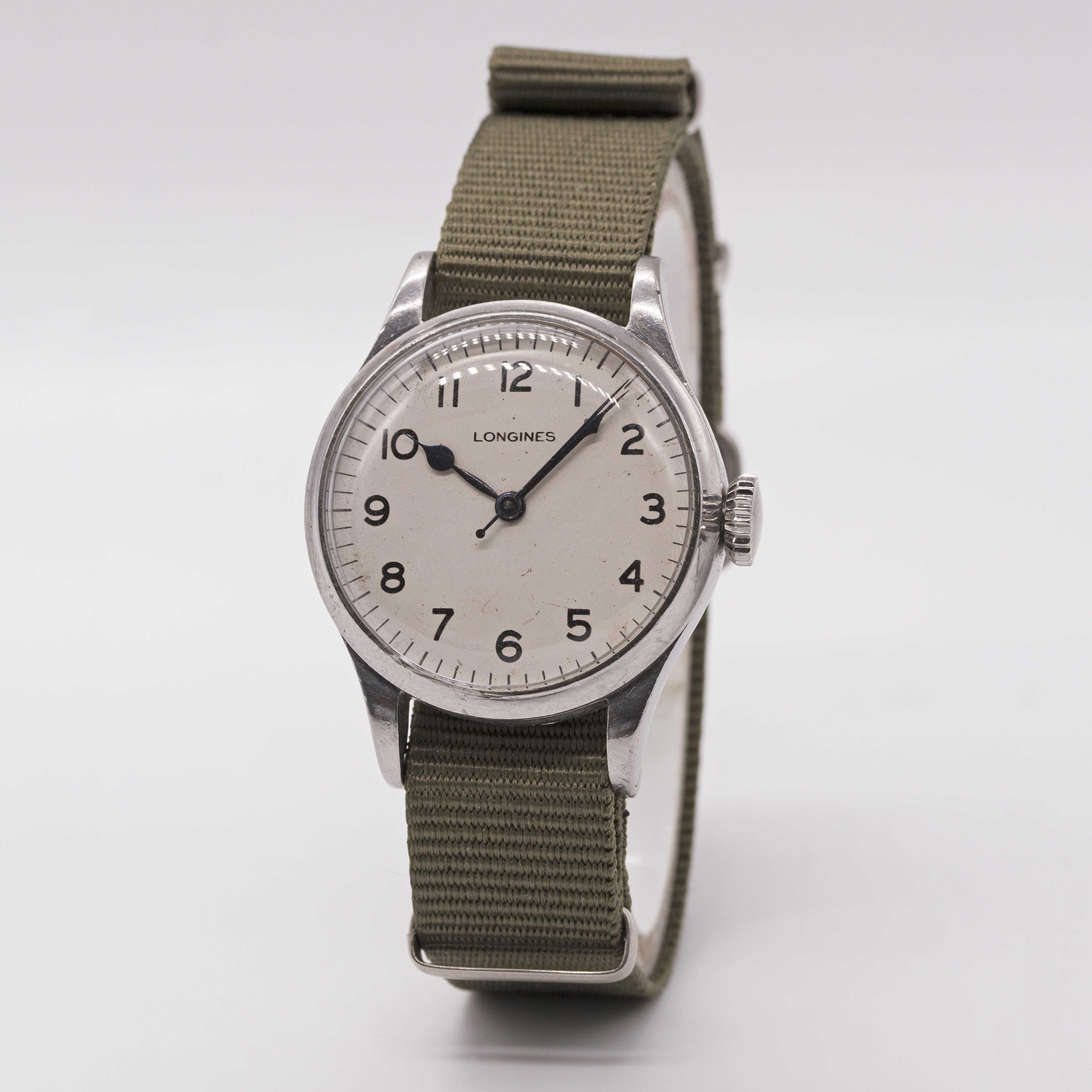 A GENTLEMAN'S BRITISH MILITARY LONGINES RAF PILOTS WRIST WATCH CIRCA 1940, WITH WHITE MOD DIAL - Image 4 of 9