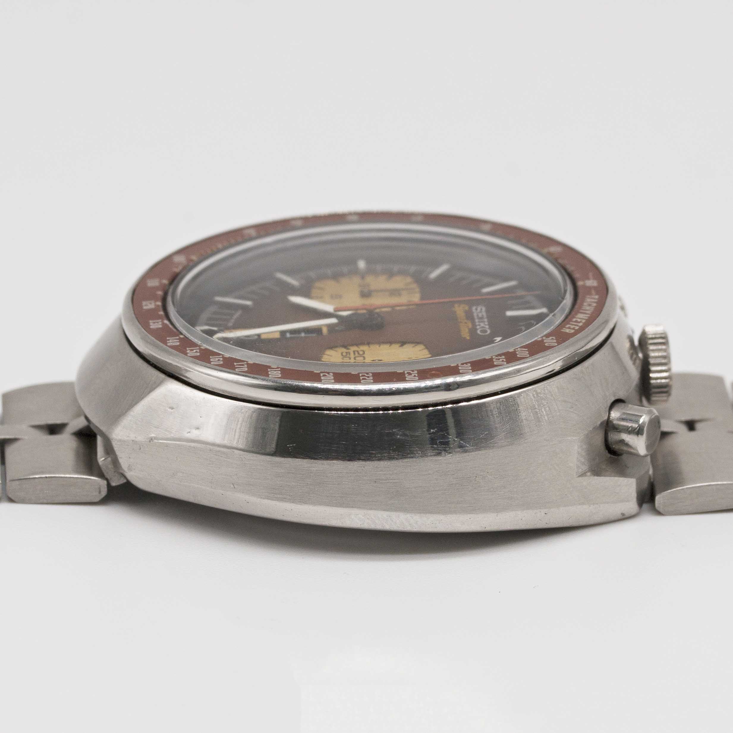 A GENTLEMAN'S STAINLESS STEEL SEIKO "BULLHEAD" AUTOMATIC CHRONOGRAPH BRACELET WATCH CIRCA 1970s, - Image 9 of 9