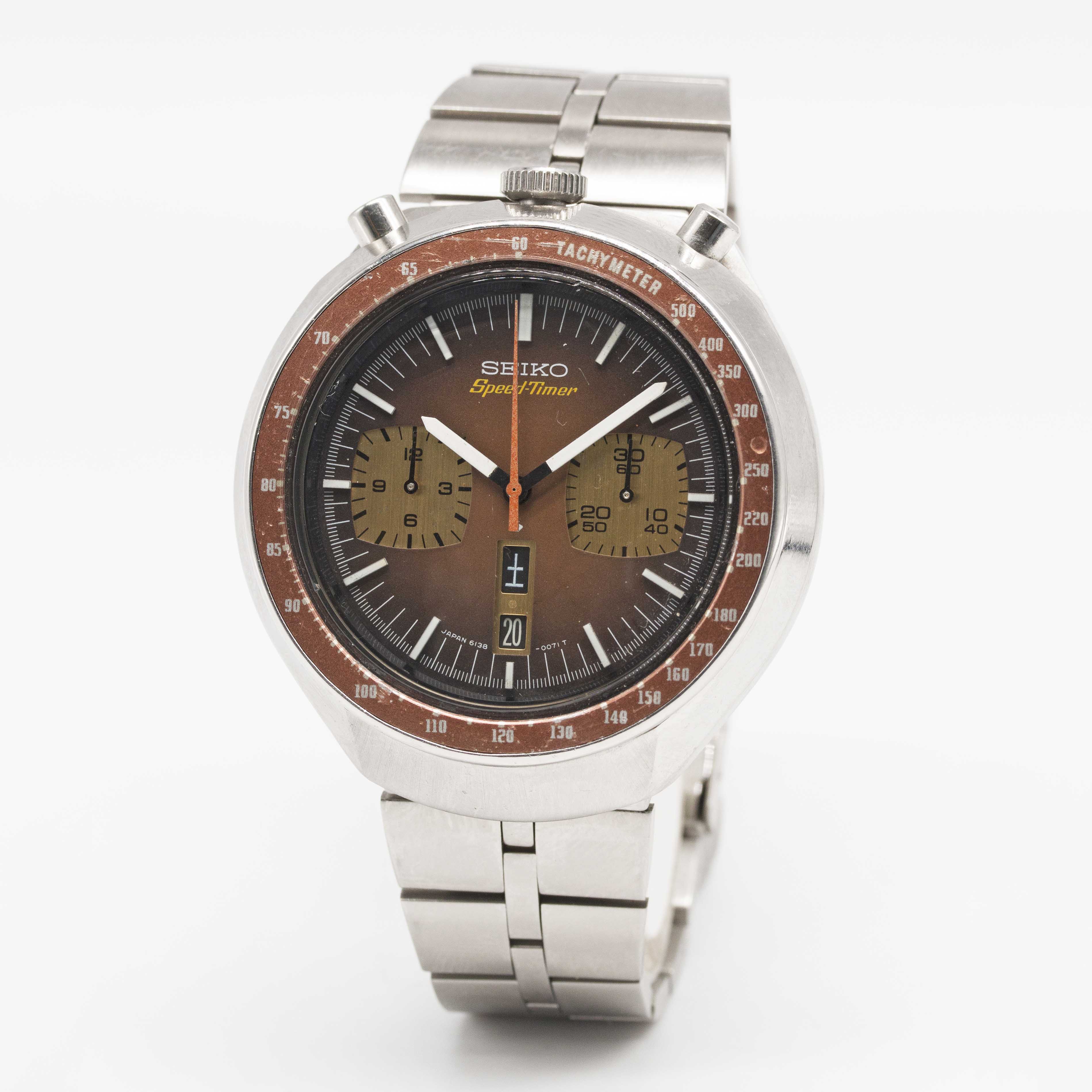 A GENTLEMAN'S STAINLESS STEEL SEIKO "BULLHEAD" AUTOMATIC CHRONOGRAPH BRACELET WATCH CIRCA 1970s, - Image 3 of 9