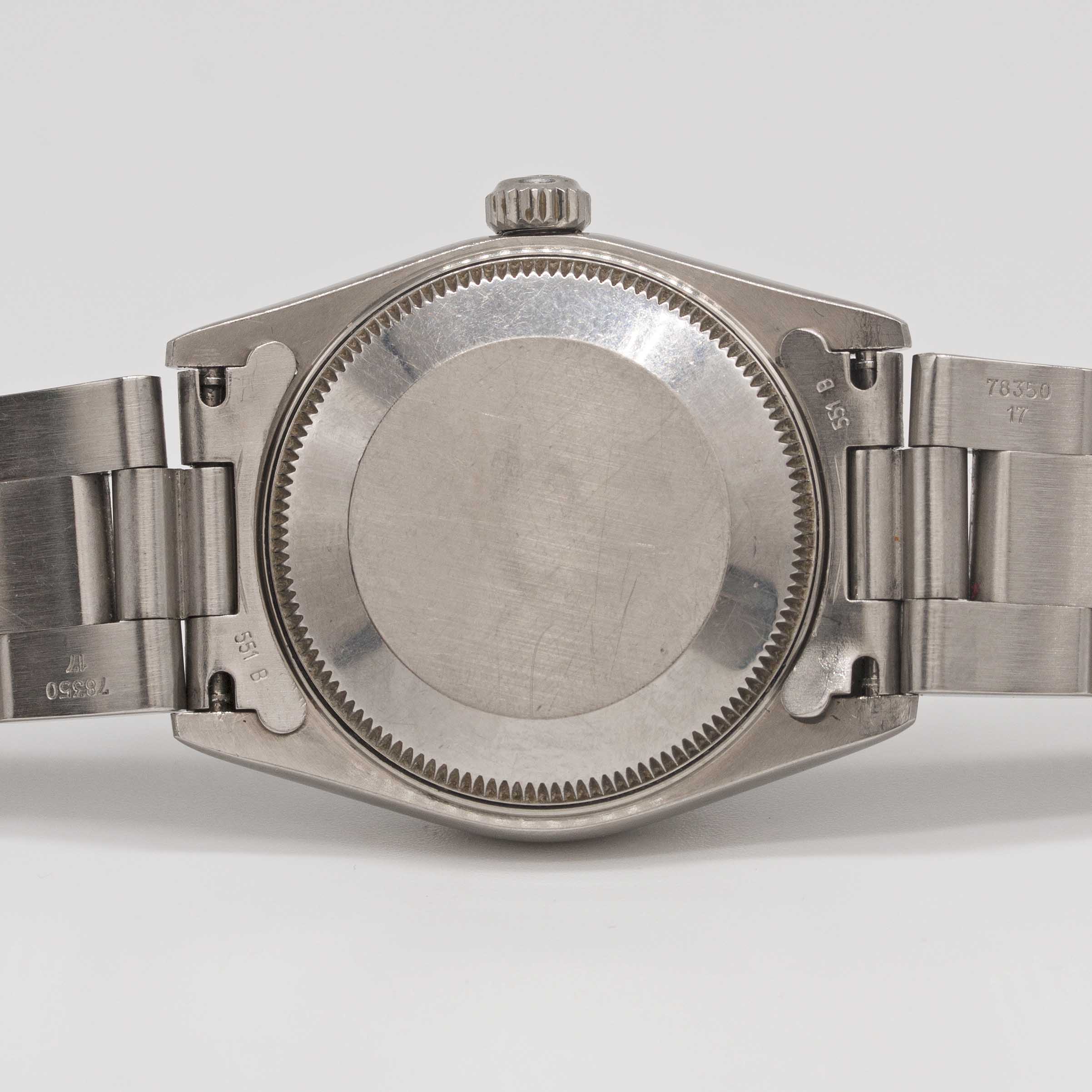 A MID SIZE STAINLESS STEEL ROLEX OYSTER PERPETUAL DATEJUST BRACELET WATCH CIRCA 2001, REF. 78240 - Image 6 of 9