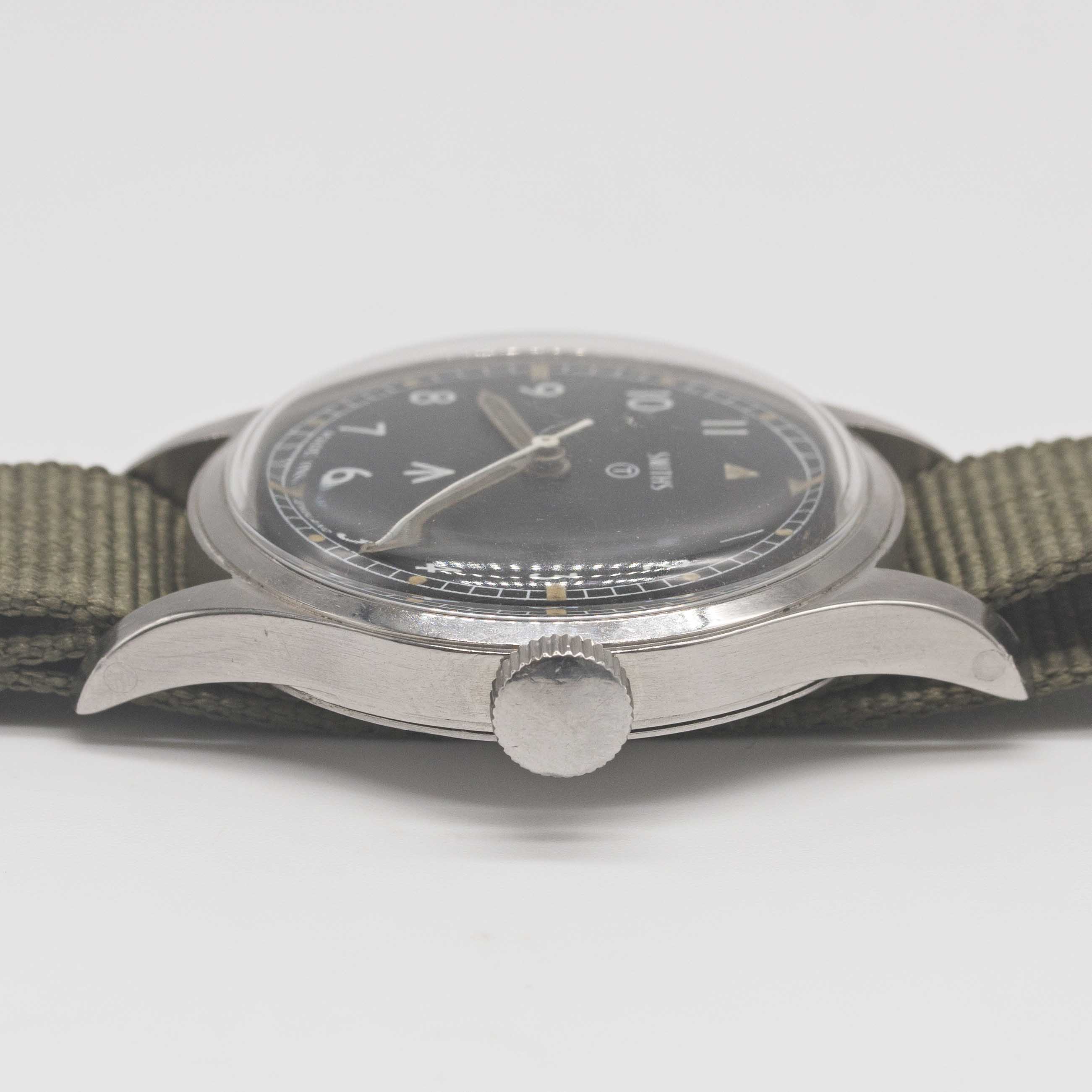 A GENTLEMAN'S STAINLESS STEEL BRITISH MILITARY SMITHS WRIST WATCH DATED 1970 Movement: 17J, manual - Image 7 of 8