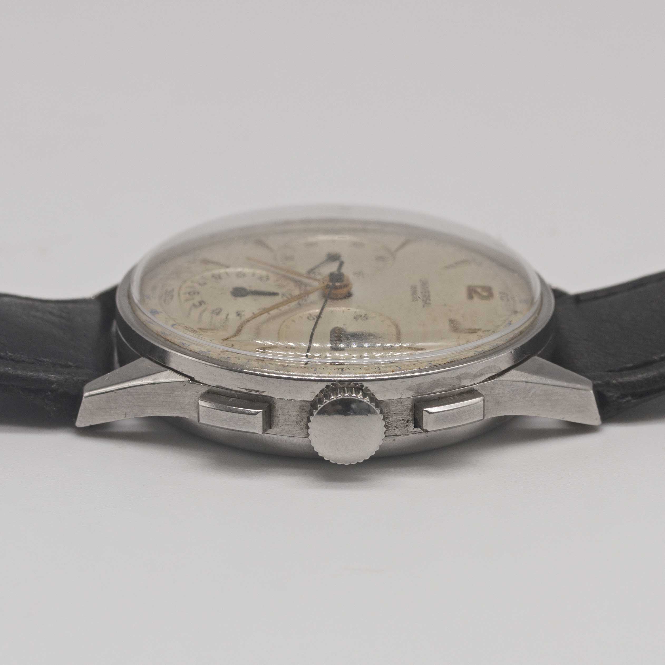 A GENTLEMAN'S LARGE SIZE STAINLESS STEEL UNIVERSAL GENEVE COMPAX CHRONOGRAPH WRIST WATCH CIRCA 1950, - Image 8 of 9