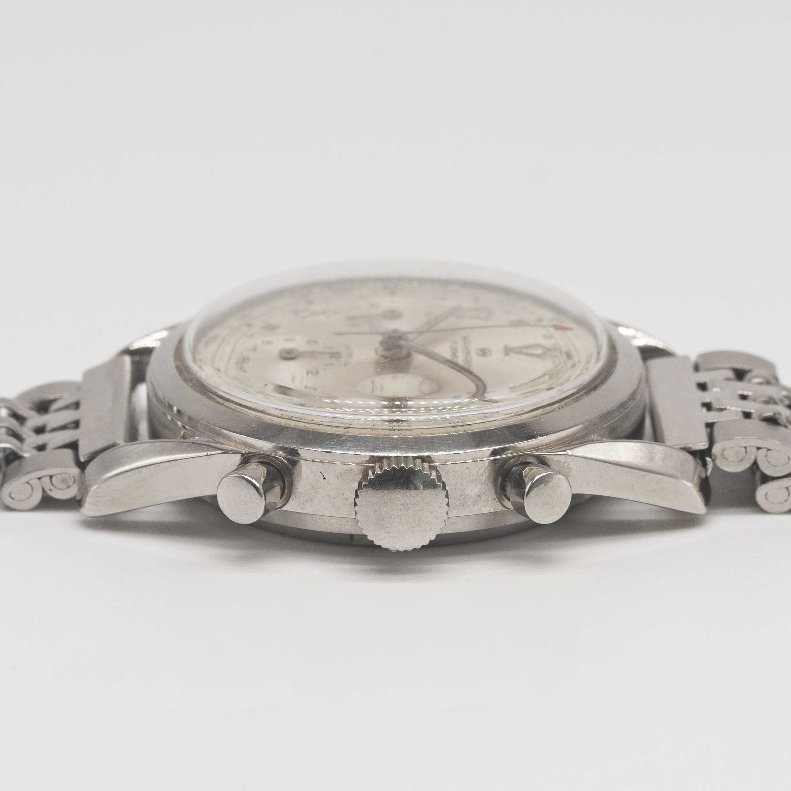 A GENTLEMAN'S STAINLESS STEEL WAKMANN CHRONOGRAPH BRACELET WATCH CIRCA 1960s, WITH "TWISTED" - Image 8 of 9