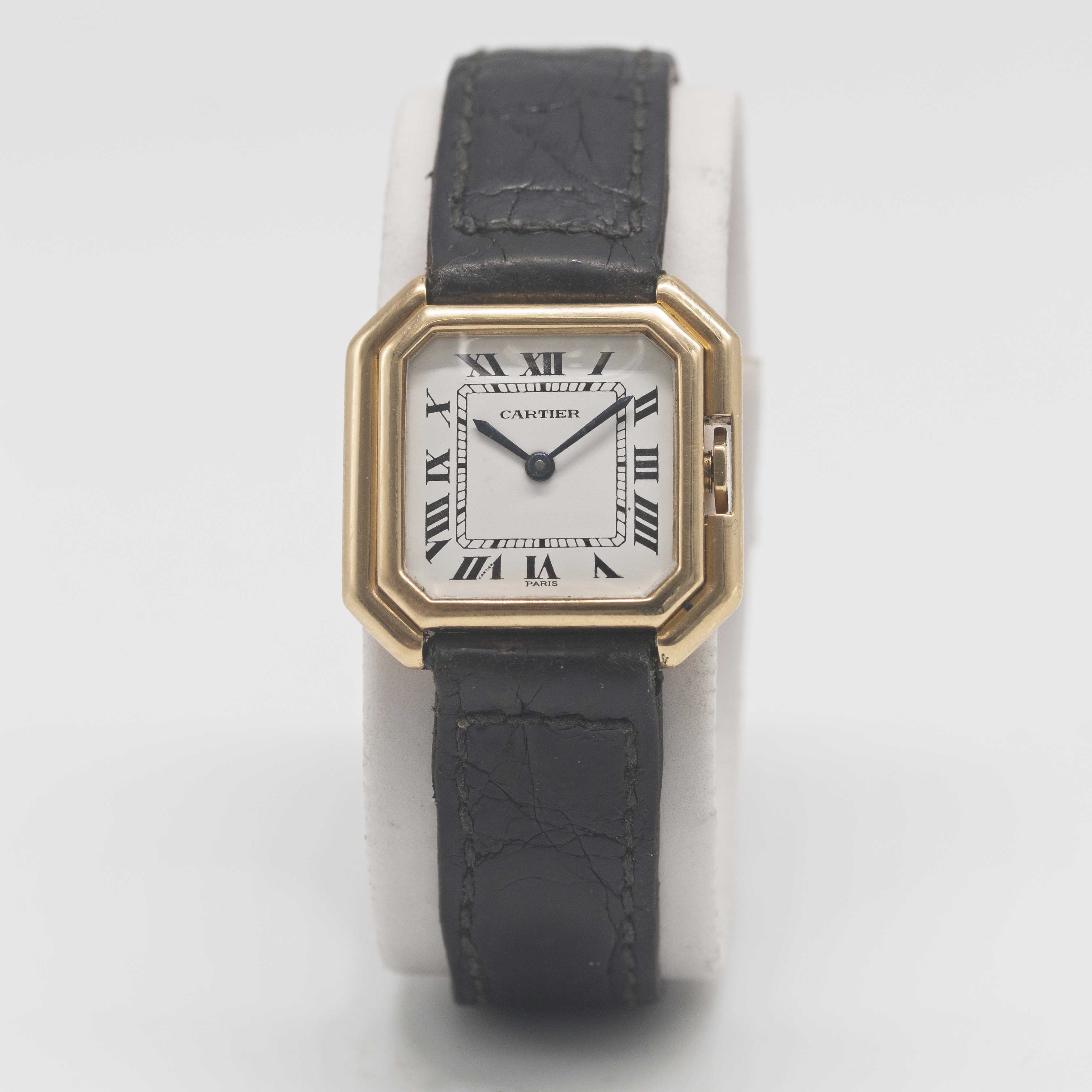 A LADIES 18K SOLID GOLD CARTIER CEINTURE WRIST WATCH CIRCA 1980 Movement: 17J, manual wind, cal. - Image 2 of 11