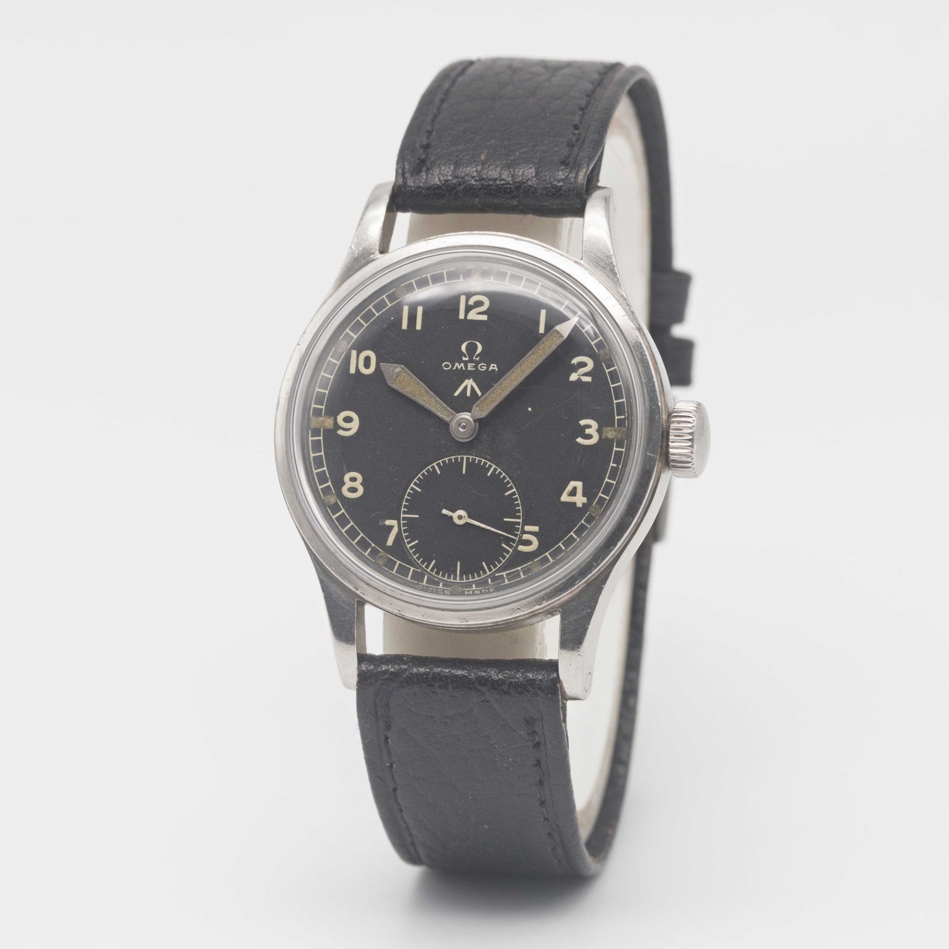 A GENTLEMAN'S STAINLESS STEEL BRITISH MILITARY OMEGA W.W.W. WRIST WATCH CIRCA 1945, PART OF THE " - Image 4 of 9