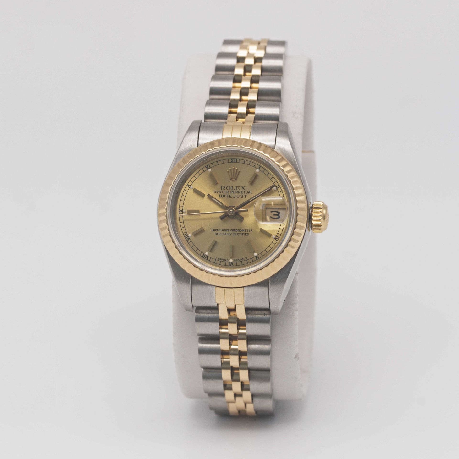 A LADIES STEEL & GOLD ROLEX OYSTER PERPETUAL DATEJUST BRACELET WATCH CIRCA 2000, REF. 69173 WITH - Image 3 of 12