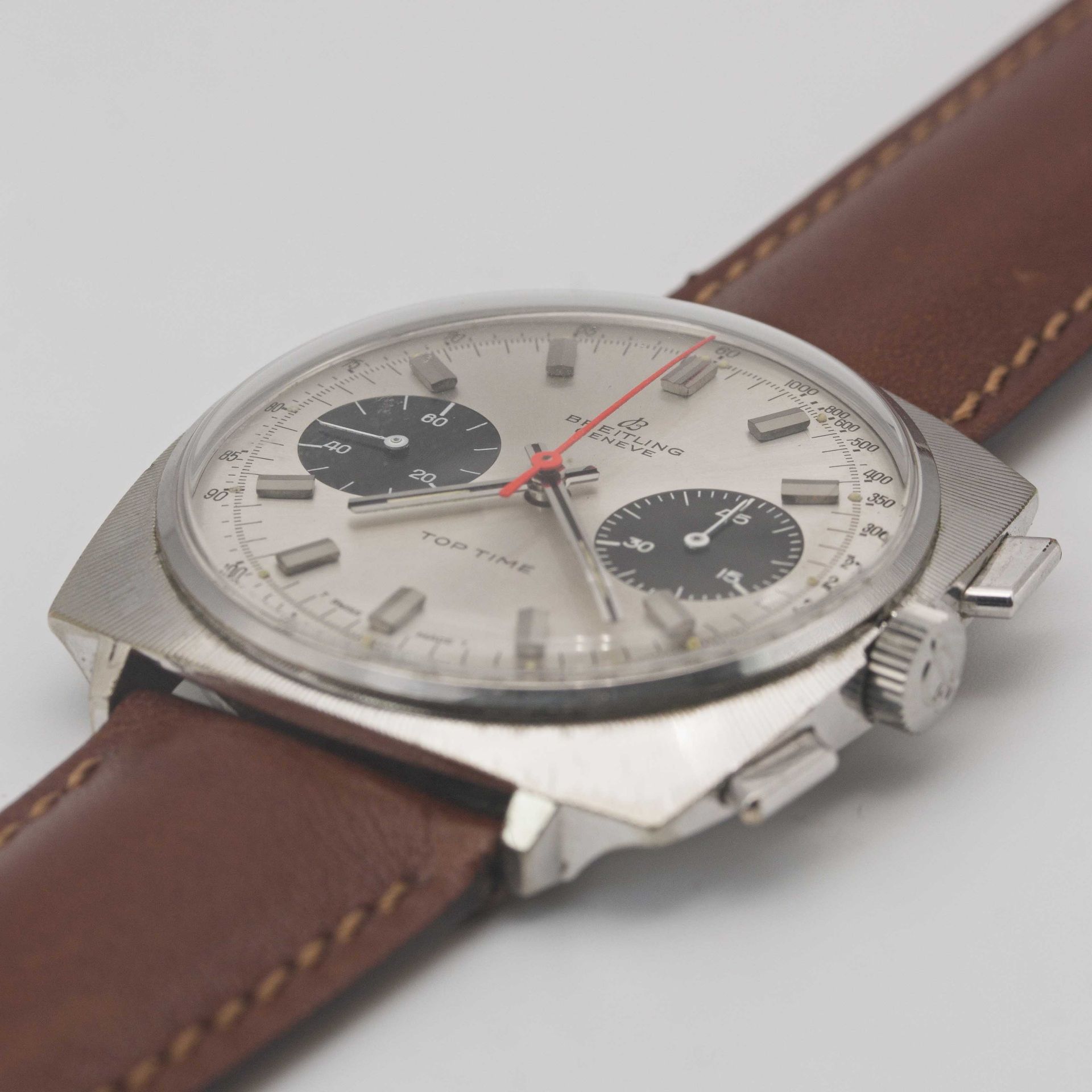 A GENTLEMAN'S BREITLING TOP TIME CHRONOGRAPH WRIST WATCH CIRCA 1969, REF. 2006/33 WITH "PANDA" - Image 3 of 9