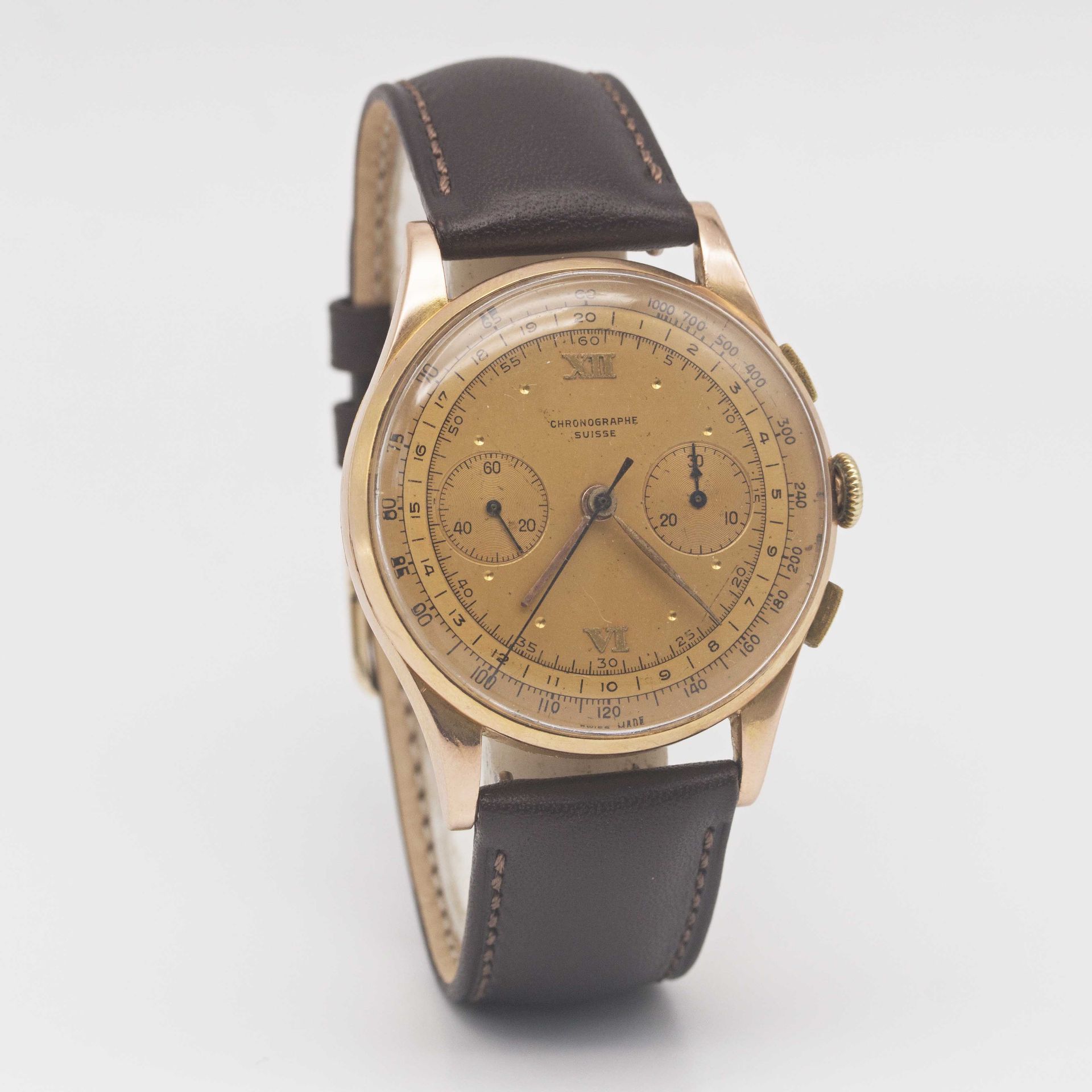 A GENTLEMAN'S 18K SOLID ROSE GOLD CHRONOGRAPHE SUISSE WRIST WATCH CIRCA 1940s Movement: Manual wind. - Image 5 of 9