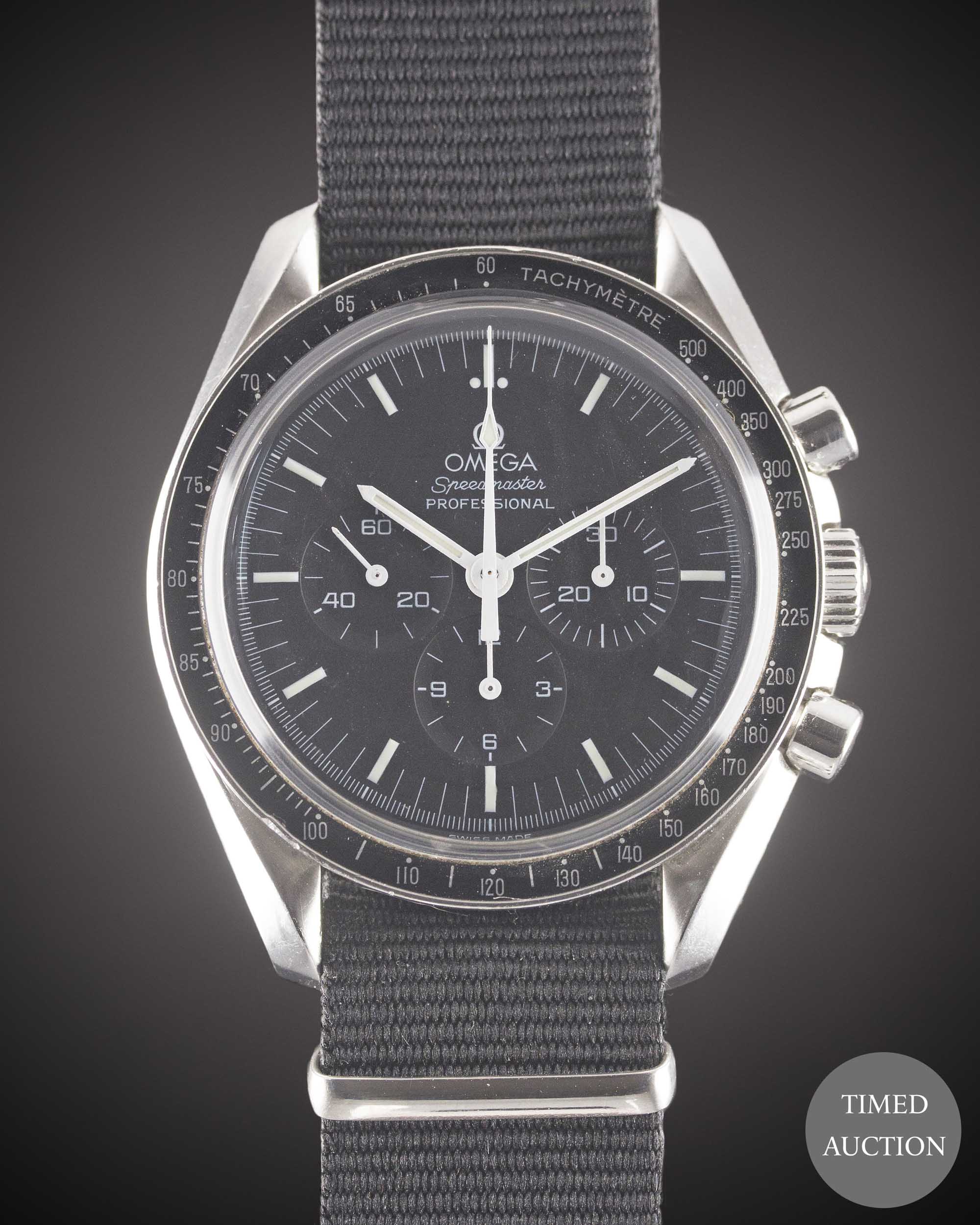 A GENTLEMAN'S STAINLESS STEEL OMEGA SPEEDMASTER PROFESSIONAL CHRONOGRAPH WRIST WATCH CIRCA 2000,