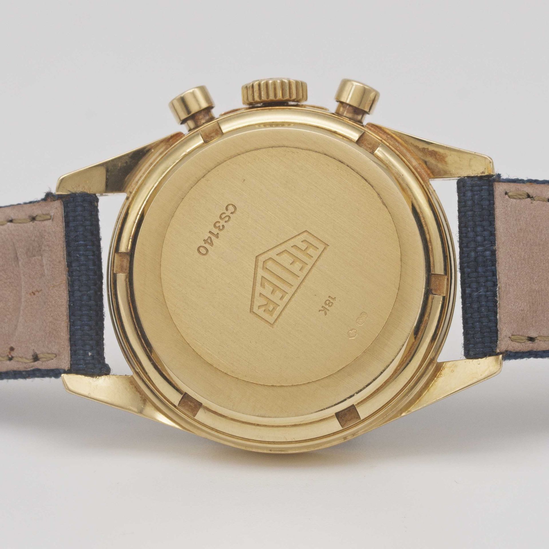 A GENTLEMAN'S 18K SOLID YELLOW GOLD HEUER CLASSIC CARRERA CHRONOGRAPH WRIST WATCH CIRCA 2000, REF. - Image 7 of 10