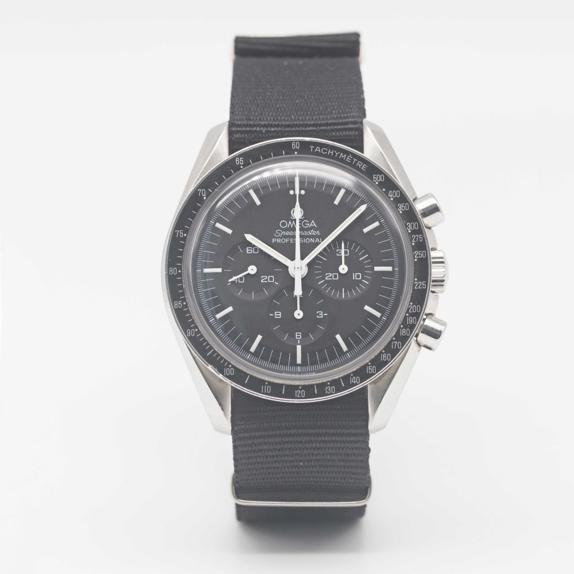 A GENTLEMAN'S STAINLESS STEEL OMEGA SPEEDMASTER PROFESSIONAL CHRONOGRAPH WRIST WATCH CIRCA 2000, - Image 2 of 9