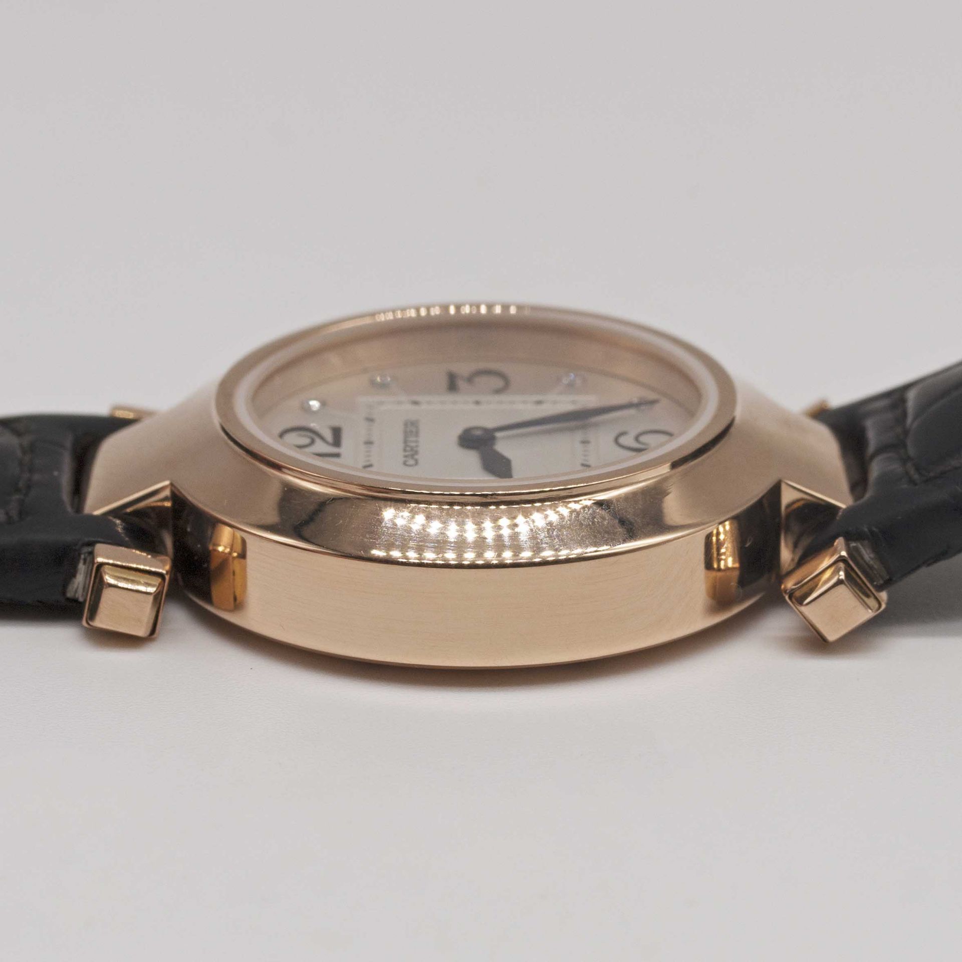 A LADIES 18K SOLID ROSE GOLD CARTIER PASHA WRIST WATCH DATED 2007, REF. 2812 WITH ORIGINAL BOX, - Image 9 of 12