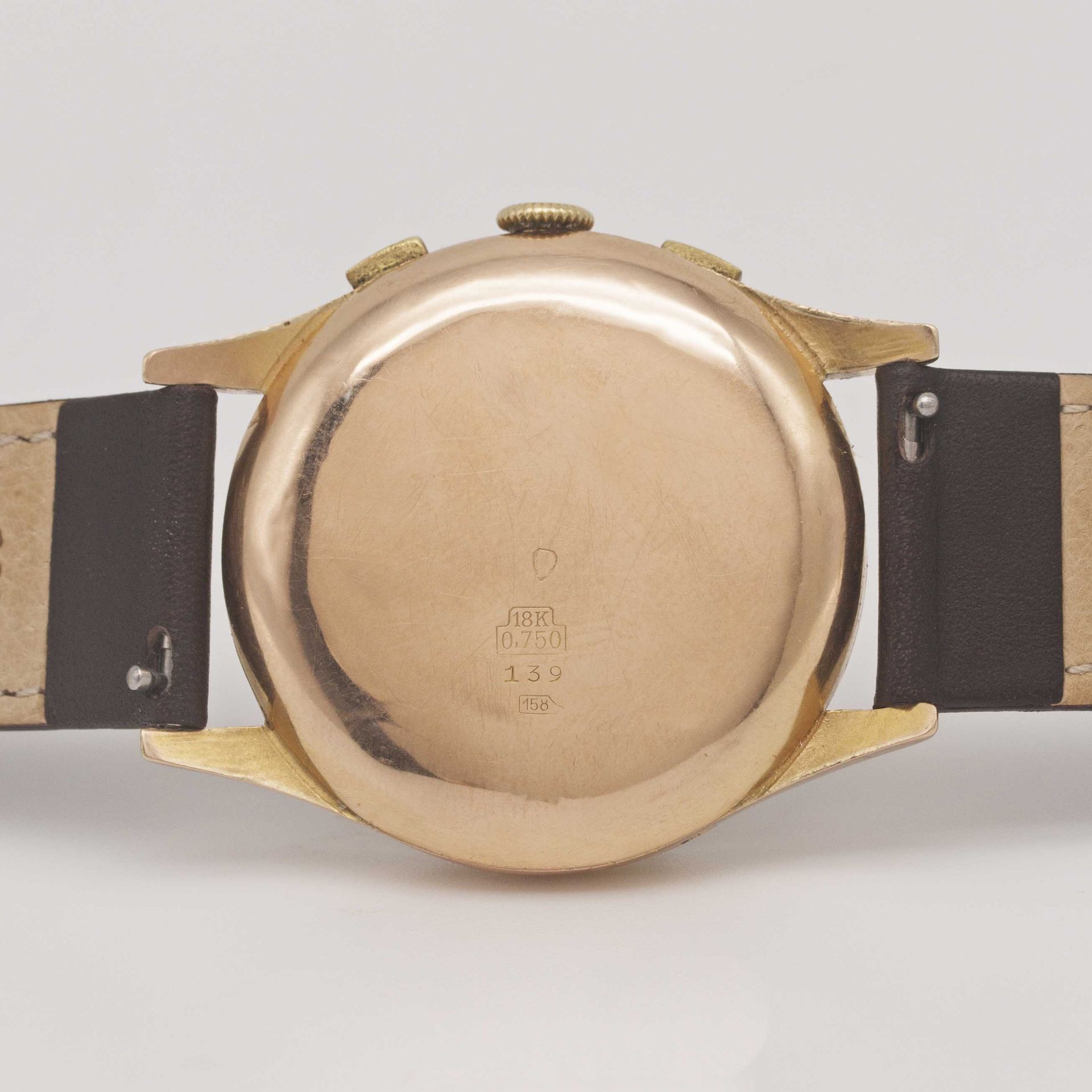 A GENTLEMAN'S 18K SOLID ROSE GOLD CHRONOGRAPHE SUISSE WRIST WATCH CIRCA 1940s Movement: Manual wind. - Image 6 of 9