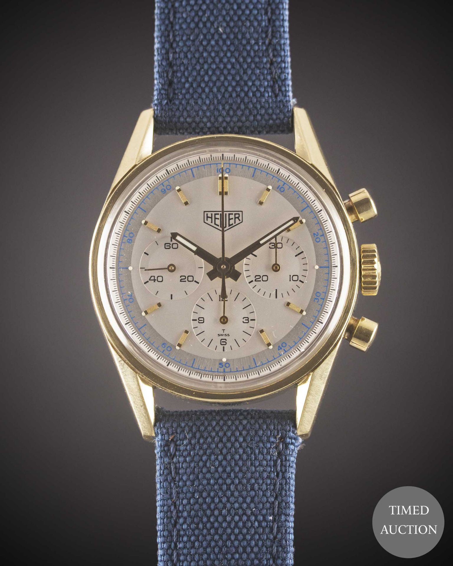 A GENTLEMAN'S 18K SOLID YELLOW GOLD HEUER CLASSIC CARRERA CHRONOGRAPH WRIST WATCH CIRCA 2000, REF.