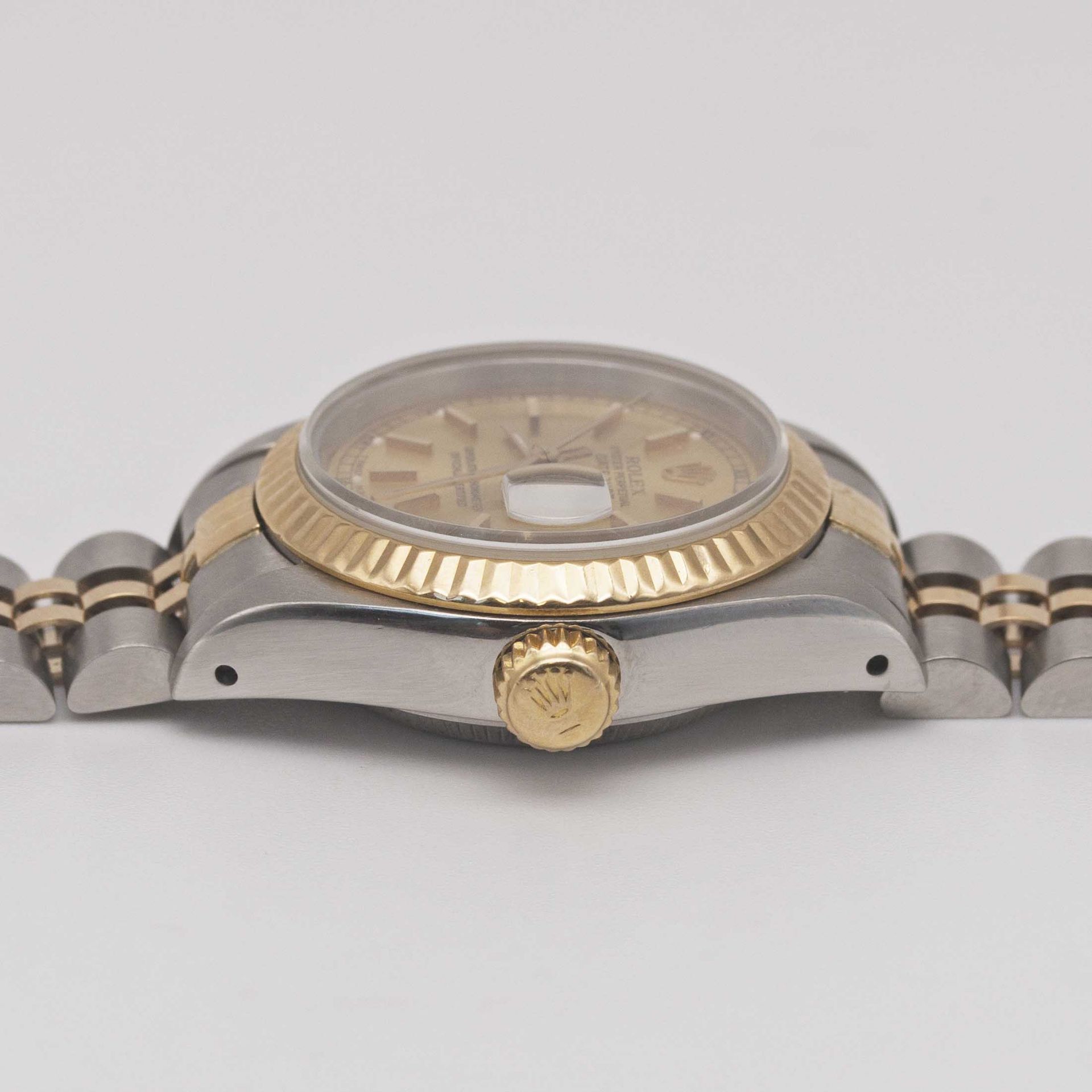 A LADIES STEEL & GOLD ROLEX OYSTER PERPETUAL DATEJUST BRACELET WATCH CIRCA 2000, REF. 69173 WITH - Image 8 of 12