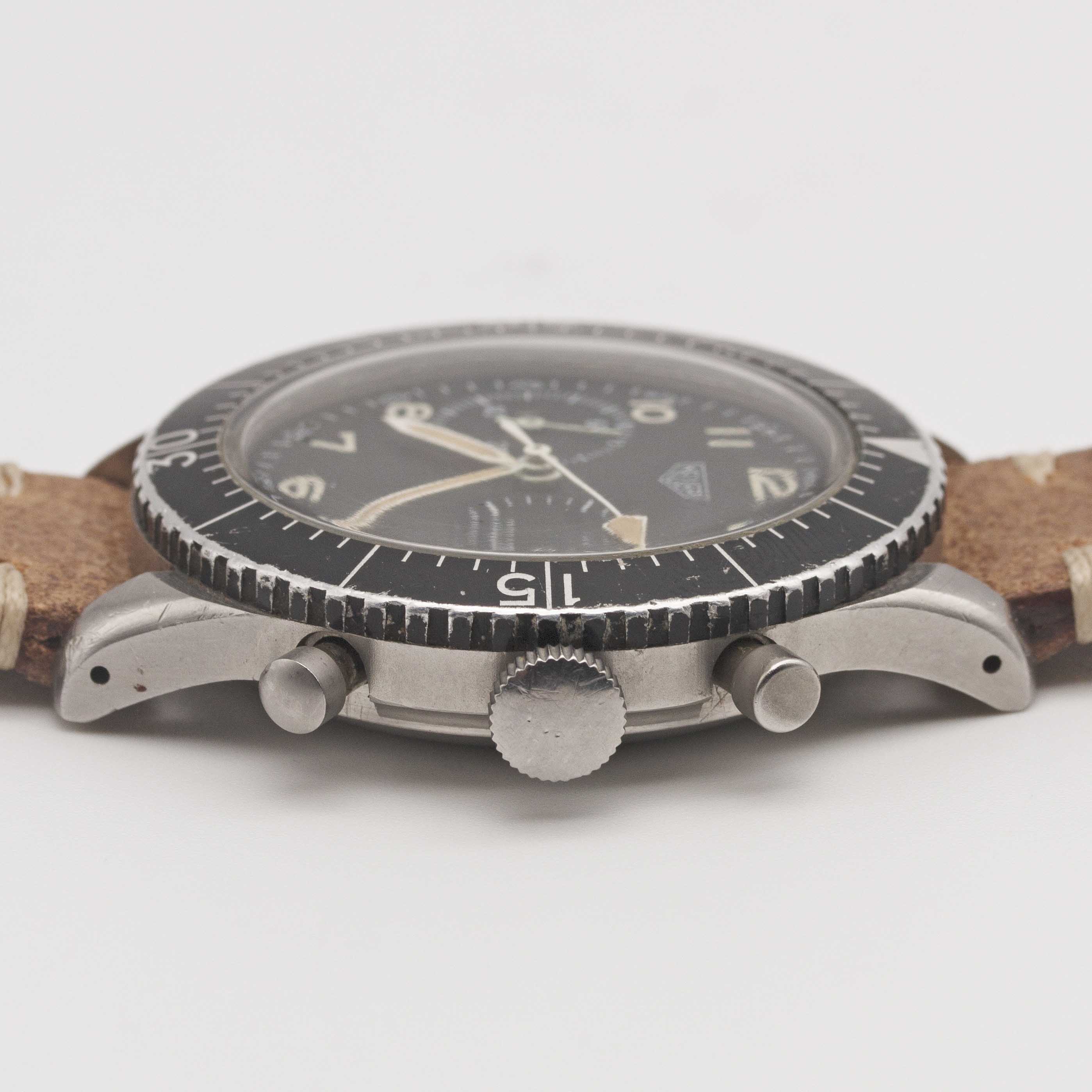 A GENTLEMAN'S STAINLESS STEEL GERMAN MILITARY HEUER BUND FLYBACK CHRONOGRAPH WRIST WATCH CIRCA 1970, - Image 7 of 8