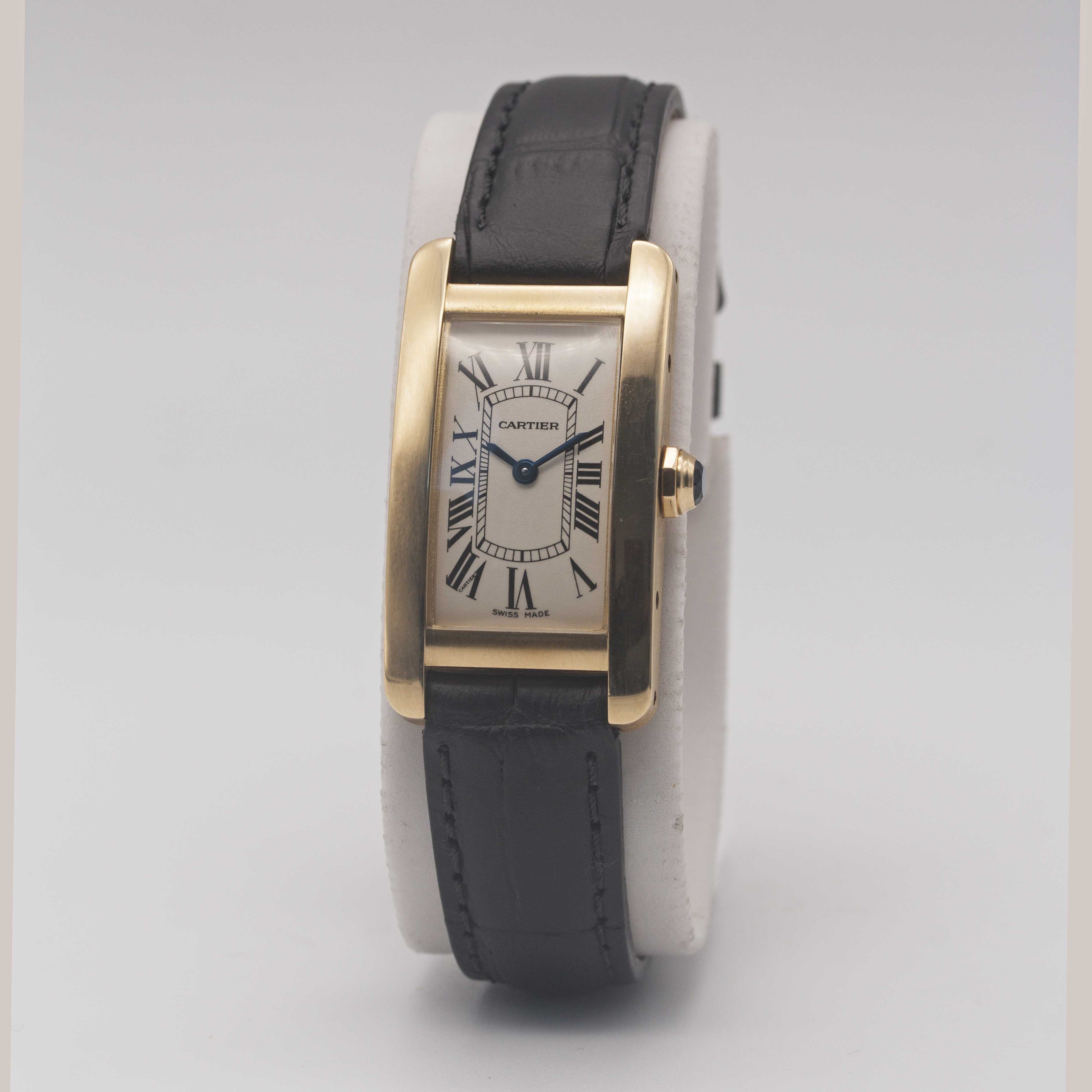 A LADIES 18K SOLID YELLOW GOLD CARTIER TANK AMERICAINE WRIST WATCH DATED 2005, REF. 2482 WITH - Image 4 of 11