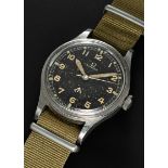 A RARE GENTLEMAN'S STAINLESS STEEL BRITISH MILITARY OMEGA RAF PILOTS WRIST WATCH DATED 1953, REF.