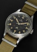 A RARE GENTLEMAN'S STAINLESS STEEL BRITISH MILITARY OMEGA RAF PILOTS WRIST WATCH DATED 1953, REF.