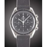 A GENTLEMAN'S STAINLESS STEEL OMEGA SPEEDMASTER PROFESSIONAL CHRONOGRAPH WRIST WATCH CIRCA 2000s