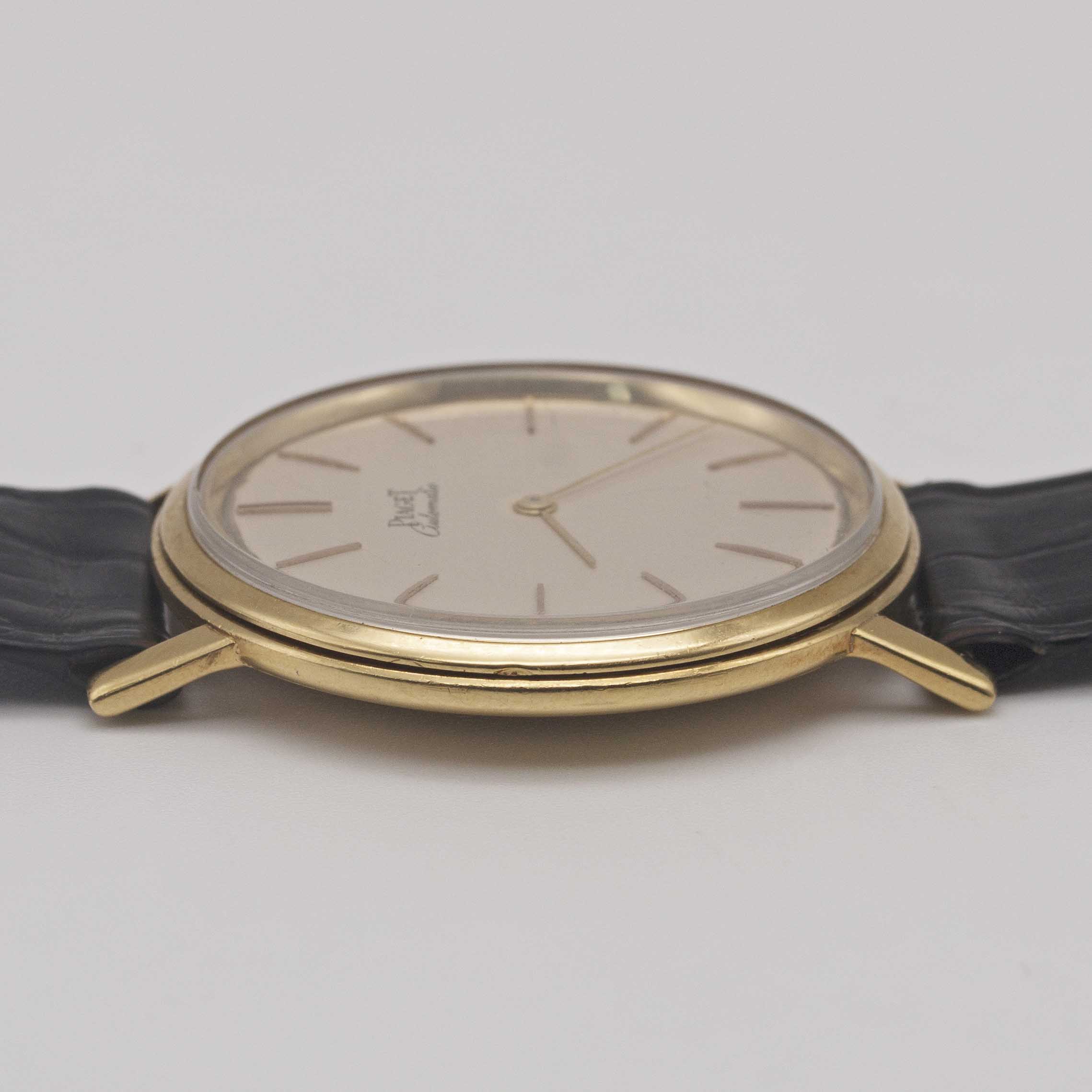 A GENTLEMAN'S 18K SOLID YELLOW GOLD PIAGET "ULTRA THIN" AUTOMATIC WRIST WATCH CIRCA 1970s, REF. - Image 8 of 8