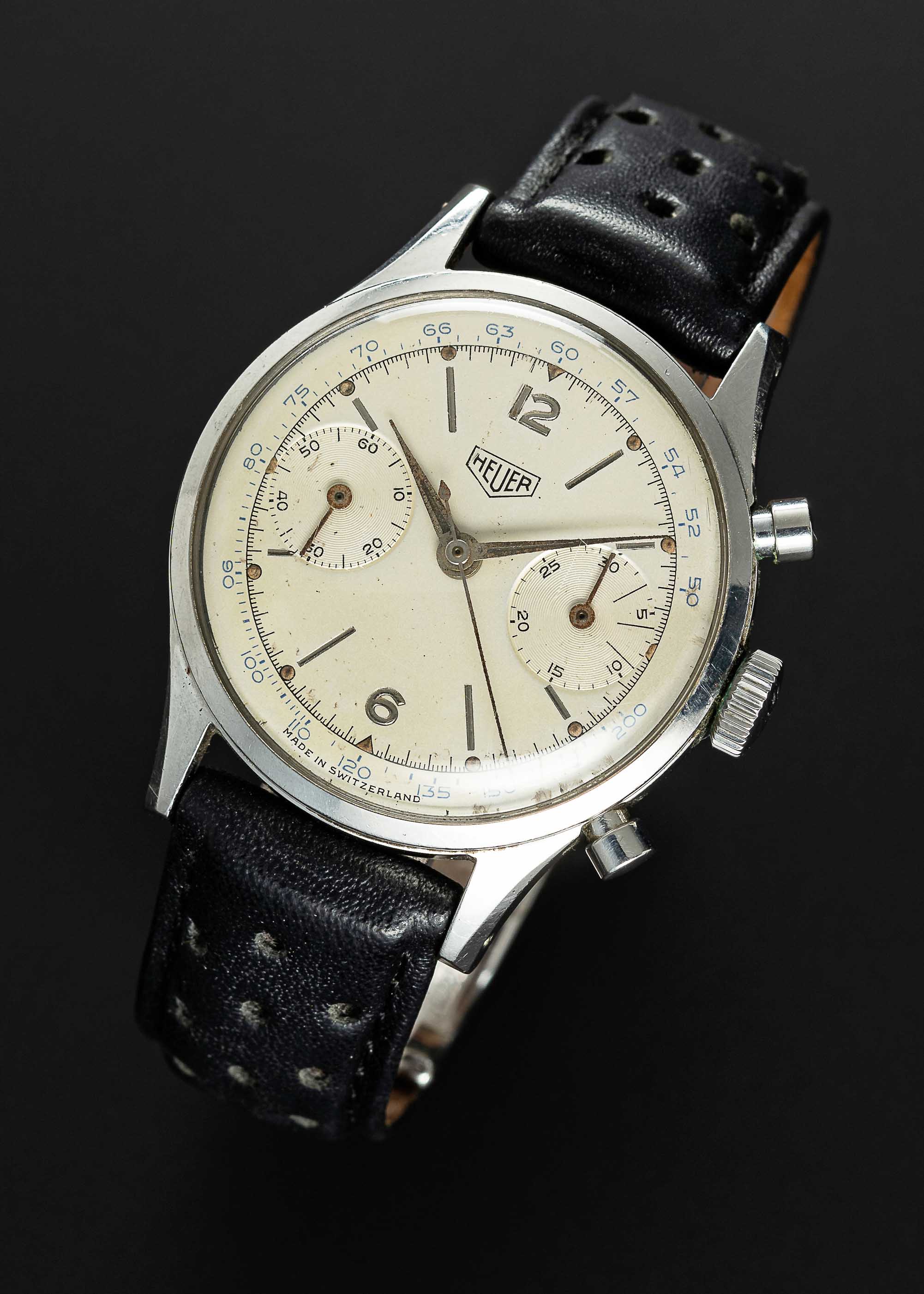 A RARE GENTLEMAN'S LARGE SIZE STAINLESS STEEL HEUER "WATERPROOF" CHRONOGRAPH WRIST WATCH CIRCA