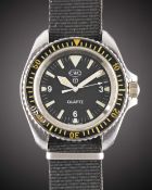 A RARE GENTLEMAN'S STAINLESS STEEL BRITISH MILITARY ROYAL NAVY CWC QUARTZ DIVERS WRIST WATCH DATED