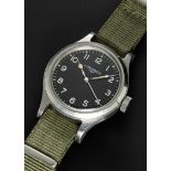 A GENTLEMAN'S STAINLESS STEEL BRITISH MILITARY LONGINES RAF PILOTS WRIST WATCH DATED 1956, WITH