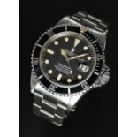 A GENTLEMAN'S STAINLESS STEEL ROLEX OYSTER PERPETUAL DATE SUBMARINER BRACELET WATCH CIRCA 1981, REF.