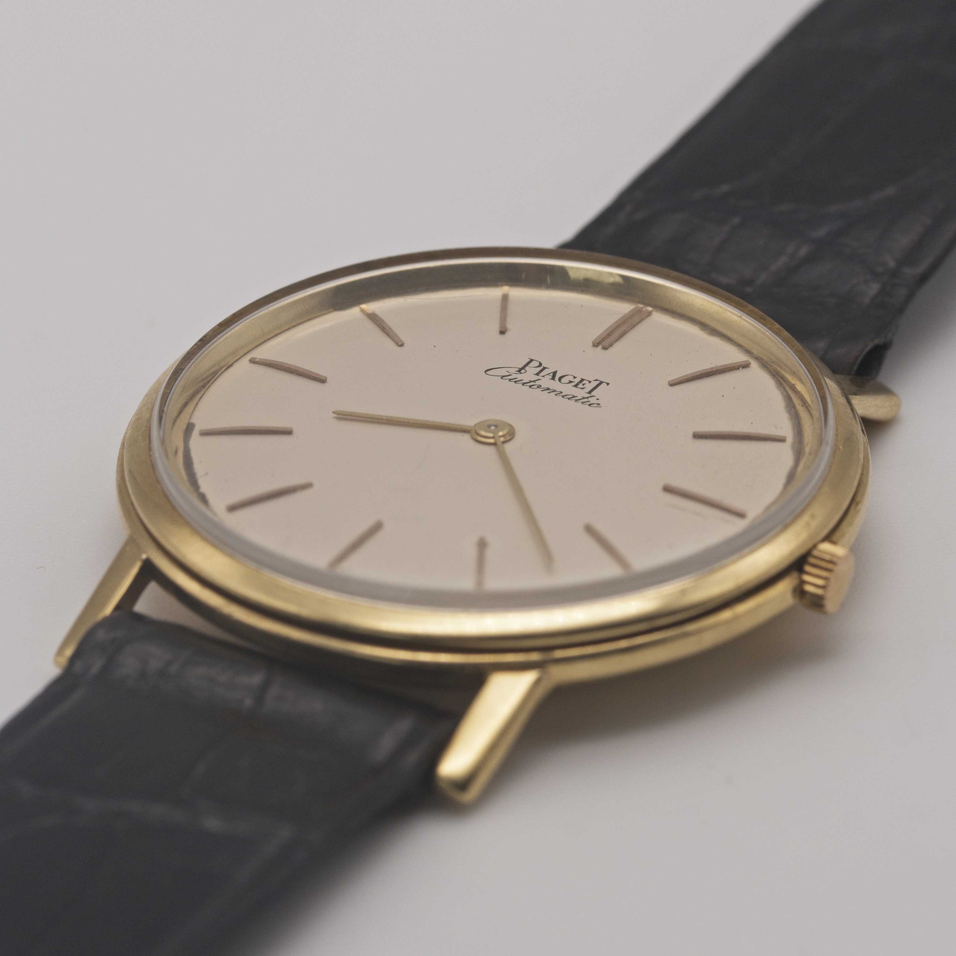 A GENTLEMAN'S 18K SOLID YELLOW GOLD PIAGET "ULTRA THIN" AUTOMATIC WRIST WATCH CIRCA 1970s, REF. - Image 3 of 8