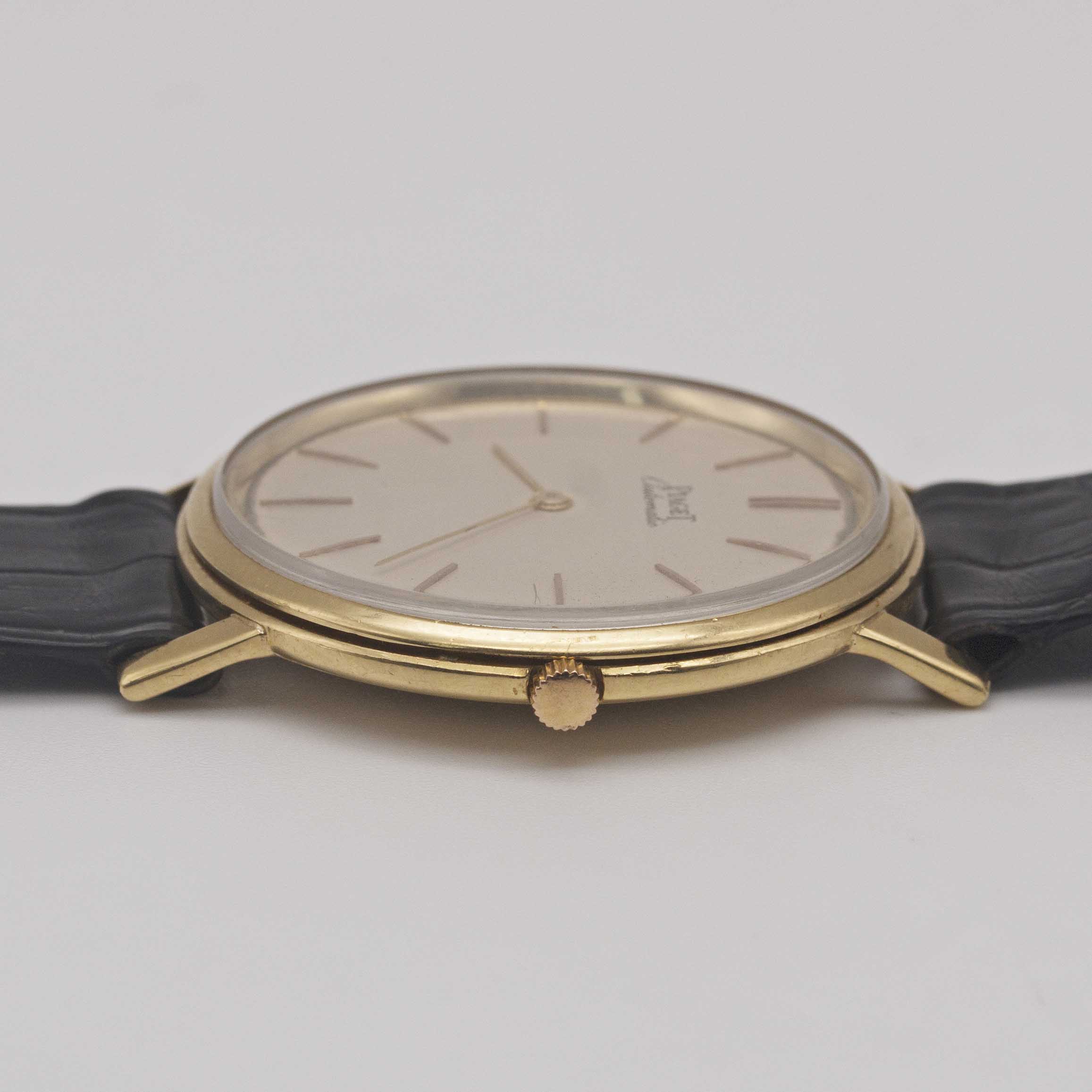 A GENTLEMAN'S 18K SOLID YELLOW GOLD PIAGET "ULTRA THIN" AUTOMATIC WRIST WATCH CIRCA 1970s, REF. - Image 7 of 8