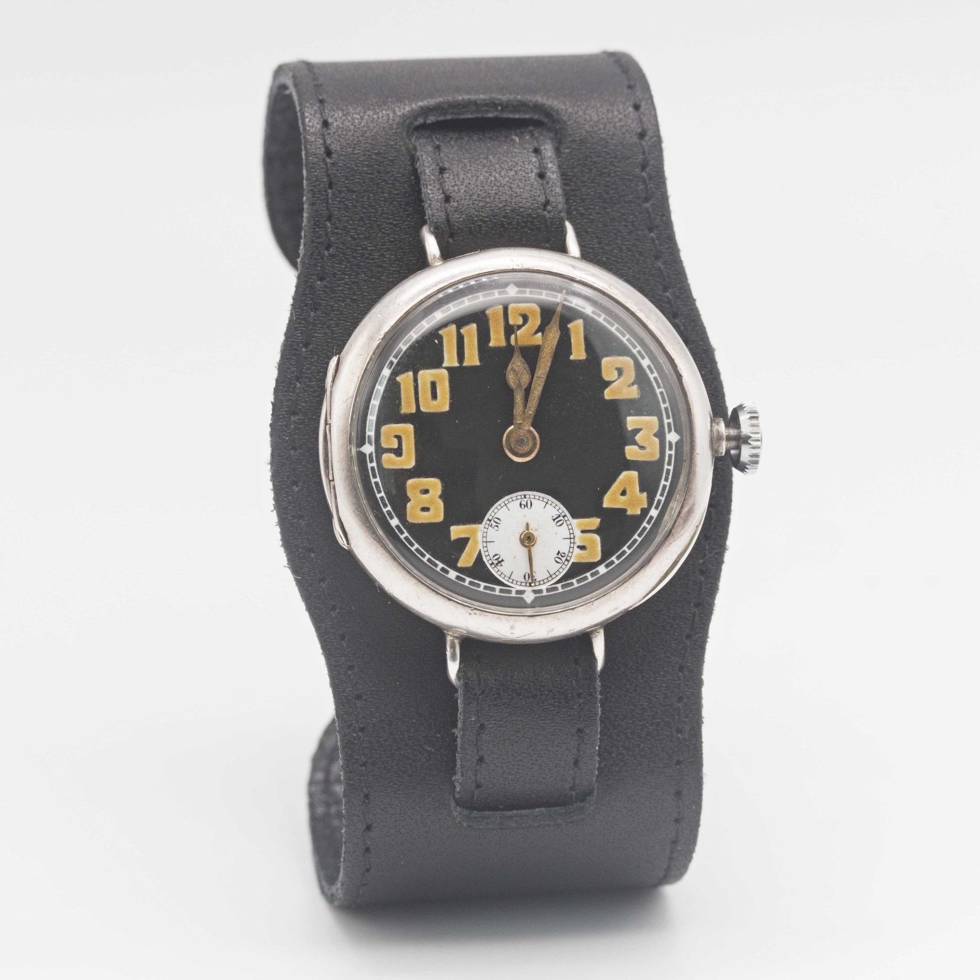 A GENTLEMAN'S SOLID SILVER ROLEX OFFICERS WRIST WATCH CIRCA 1918, WITH BLACK ENAMEL DIAL & CATHEDRAL - Image 5 of 10