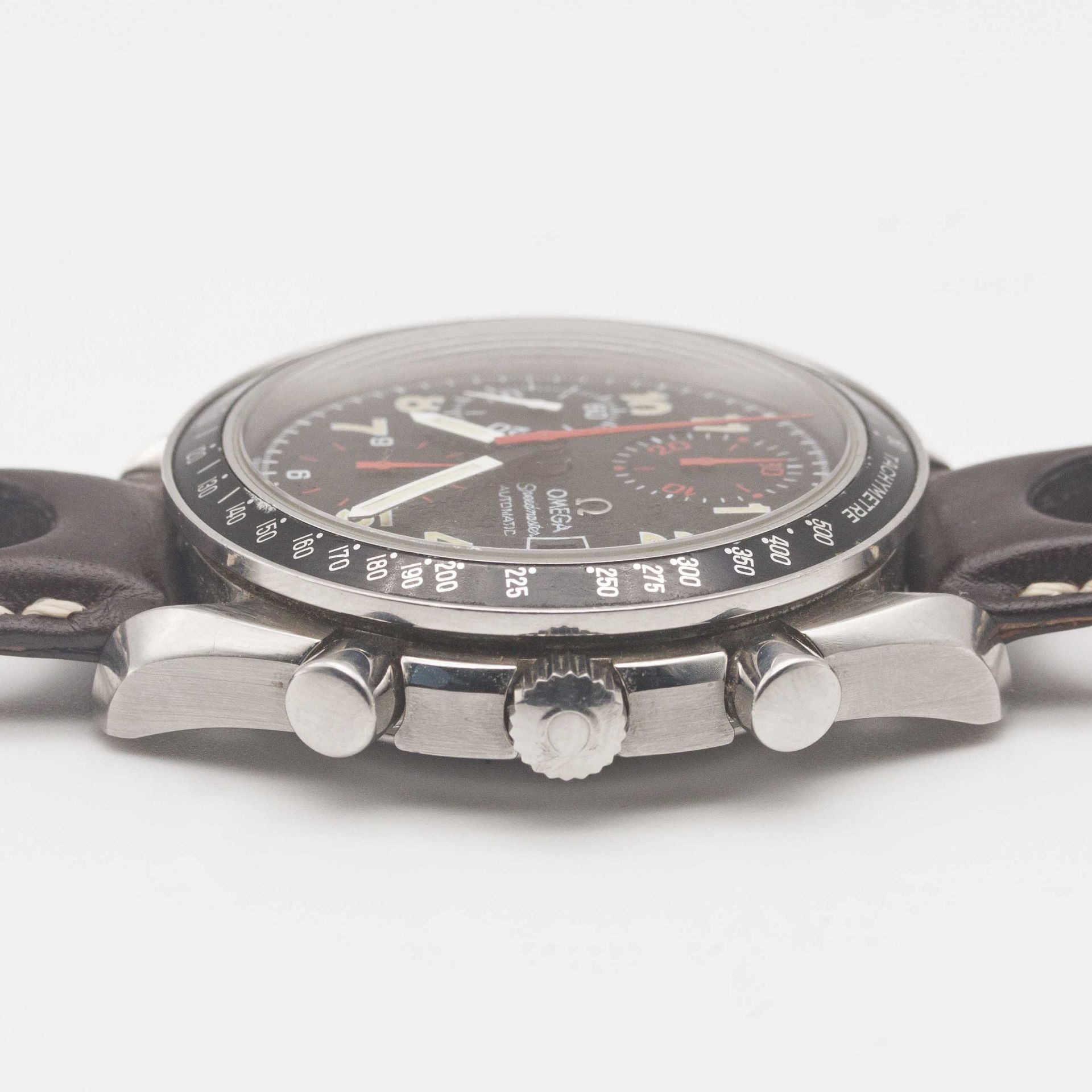 A GENTLEMAN'S STAINLESS STEEL OMEGA SPEEDMASTER AUTOMATIC CHRONOGRAPH WRIST WATCH CIRCA 1999 - Image 8 of 9