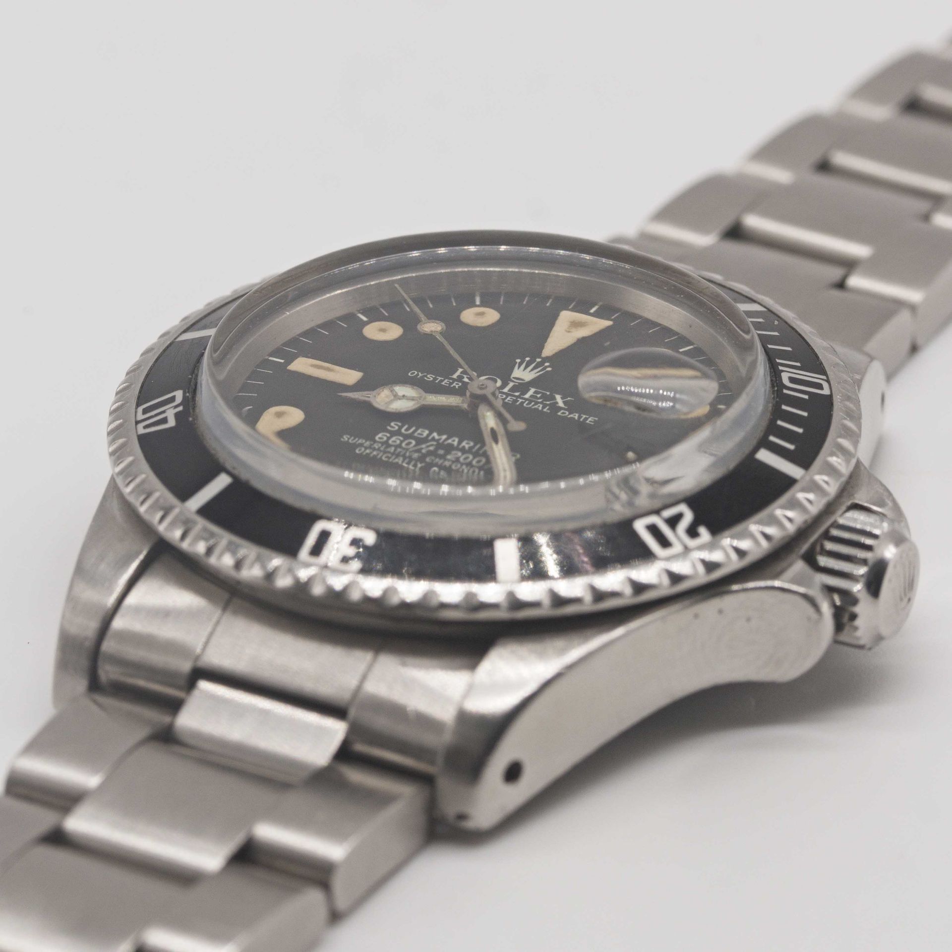 A GENTLEMAN'S STAINLESS STEEL ROLEX OYSTER PERPETUAL DATE SUBMARINER BRACELET WATCH CIRCA 1978, REF. - Image 3 of 10
