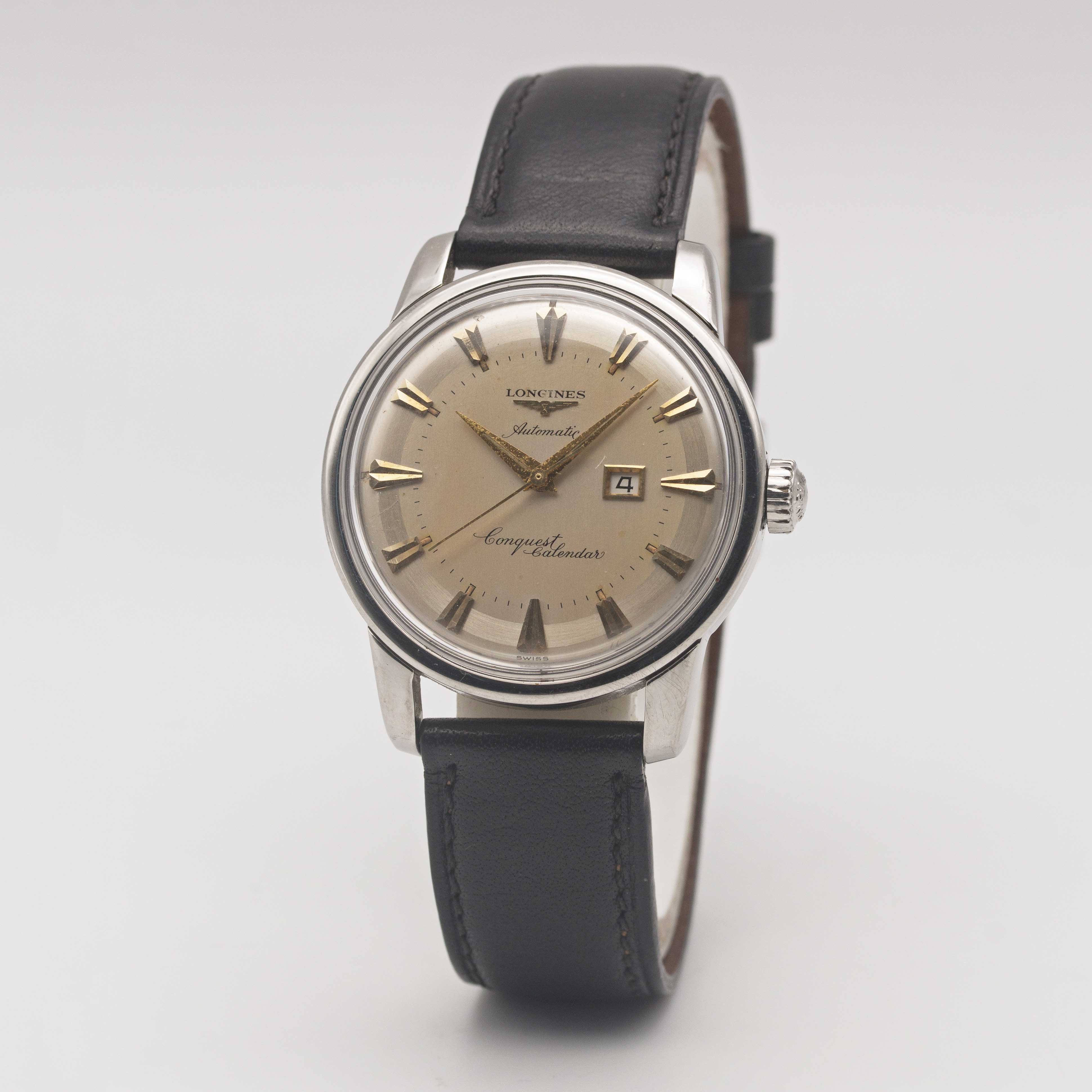 A GENTLEMAN'S STAINLESS STEEL LONGINES CONQUEST CALENDAR AUTOMATIC WRIST WATCH CIRCA 1957, REF. 9004 - Image 4 of 10