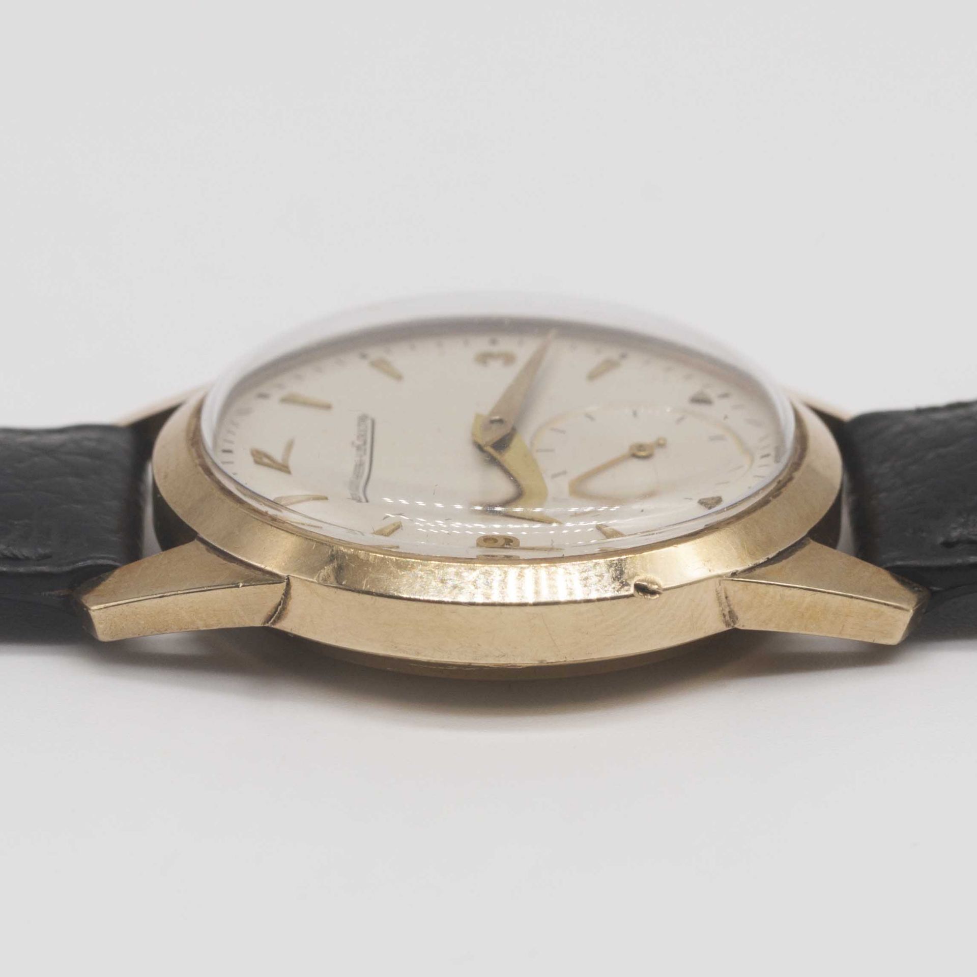 A GENTLEMAN'S 9CT SOLID GOLD JAEGER LECOULTRE WRIST WATCH CIRCA 1960s Movement: Manual wind, cal. - Image 7 of 7