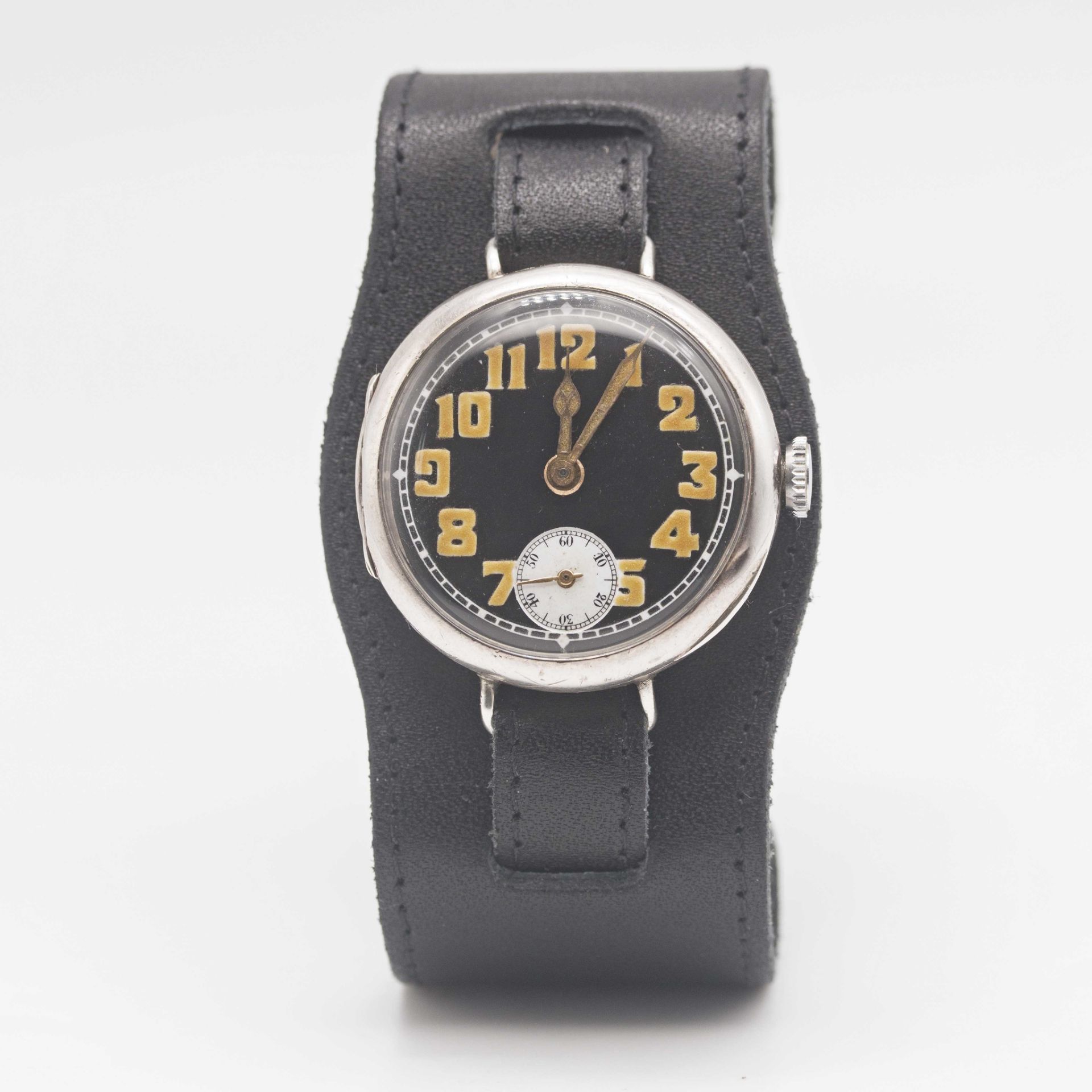 A GENTLEMAN'S SOLID SILVER ROLEX OFFICERS WRIST WATCH CIRCA 1918, WITH BLACK ENAMEL DIAL & CATHEDRAL - Image 2 of 10