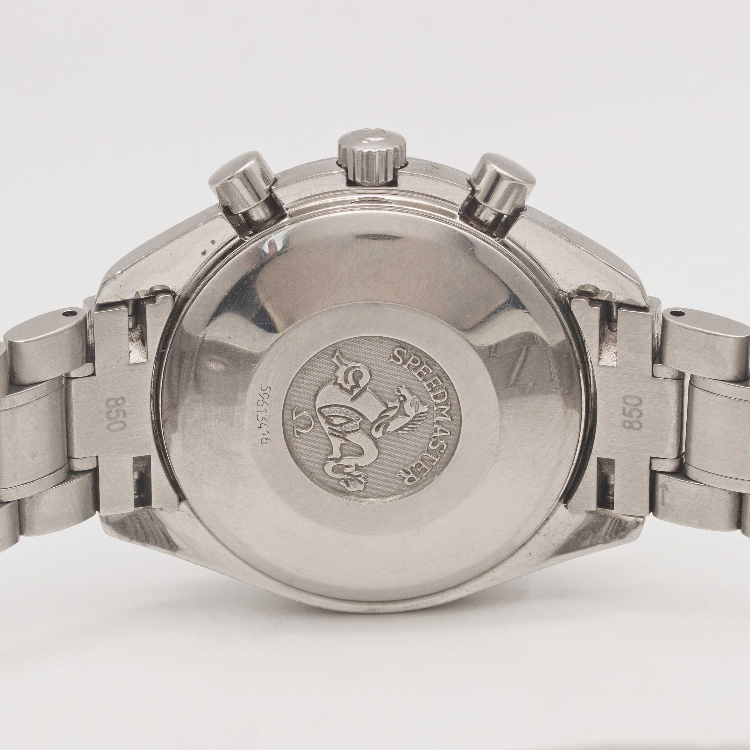 A GENTLEMAN'S STAINLESS STEEL OMEGA SPEEDMASTER AUTOMATIC CHRONOGRAPH BRACELET WATCH CIRCA 1999, - Image 7 of 9