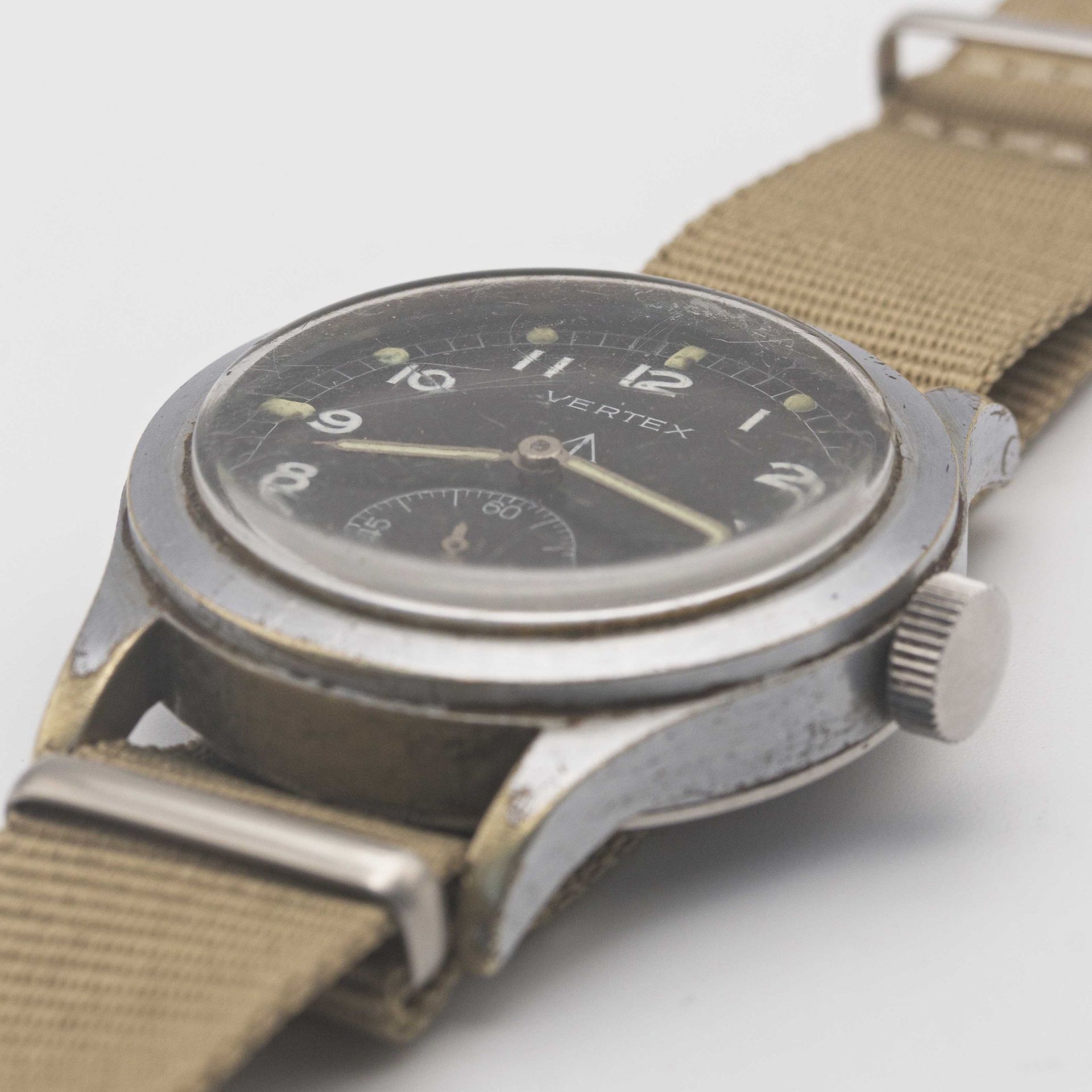 A GENTLEMAN'S BRITISH MILITARY VERTEX W.W.W. WRIST WATCH CIRCA 1940s, PART OF THE "DIRTY DOZEN", - Image 3 of 9