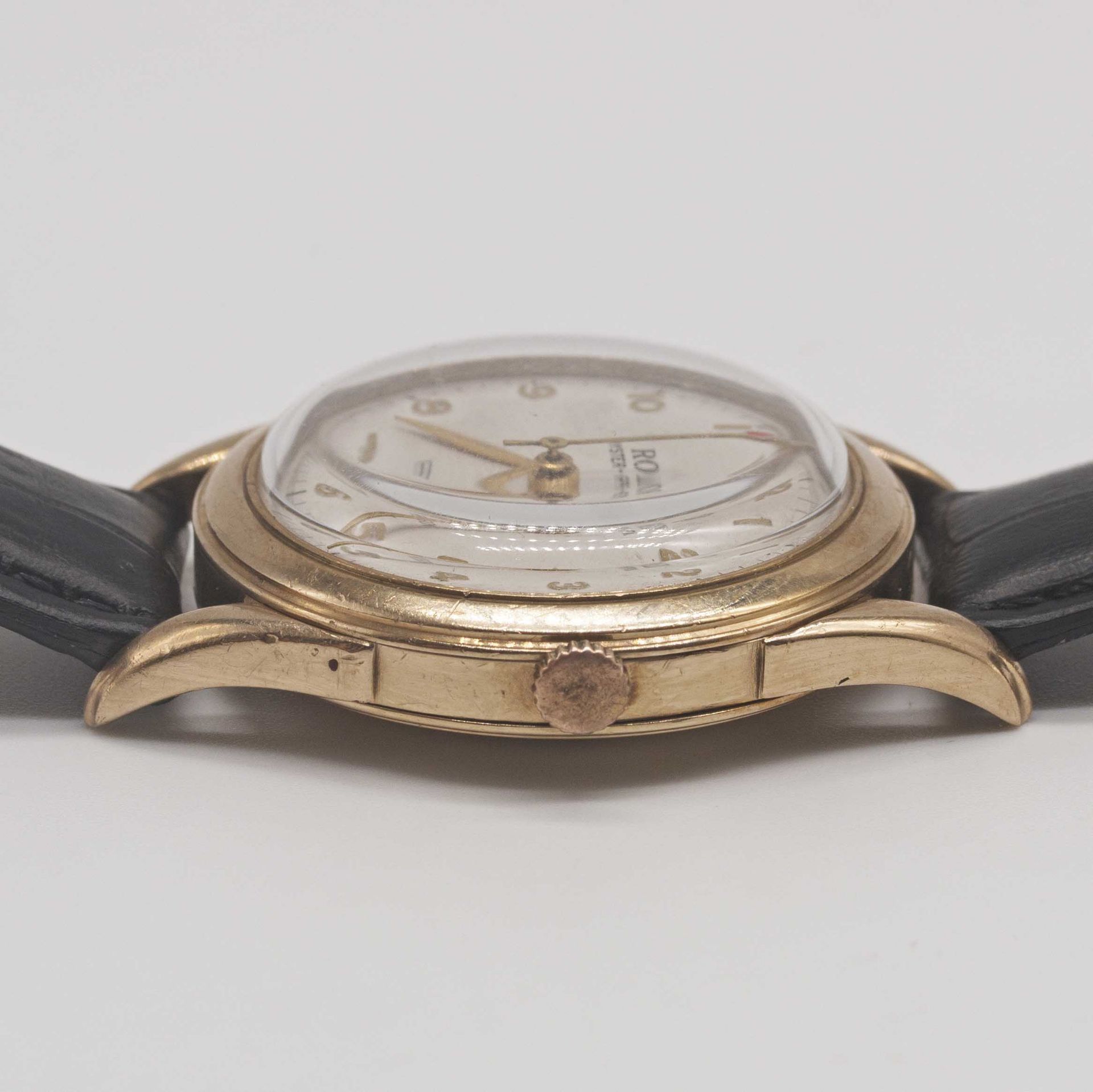 A GENTLEMAN'S 9CT SOLID GOLD ROLEX OYSTER PERPETUAL WRIST WATCH CIRCA 1950s Movement: Automatic " - Image 9 of 10