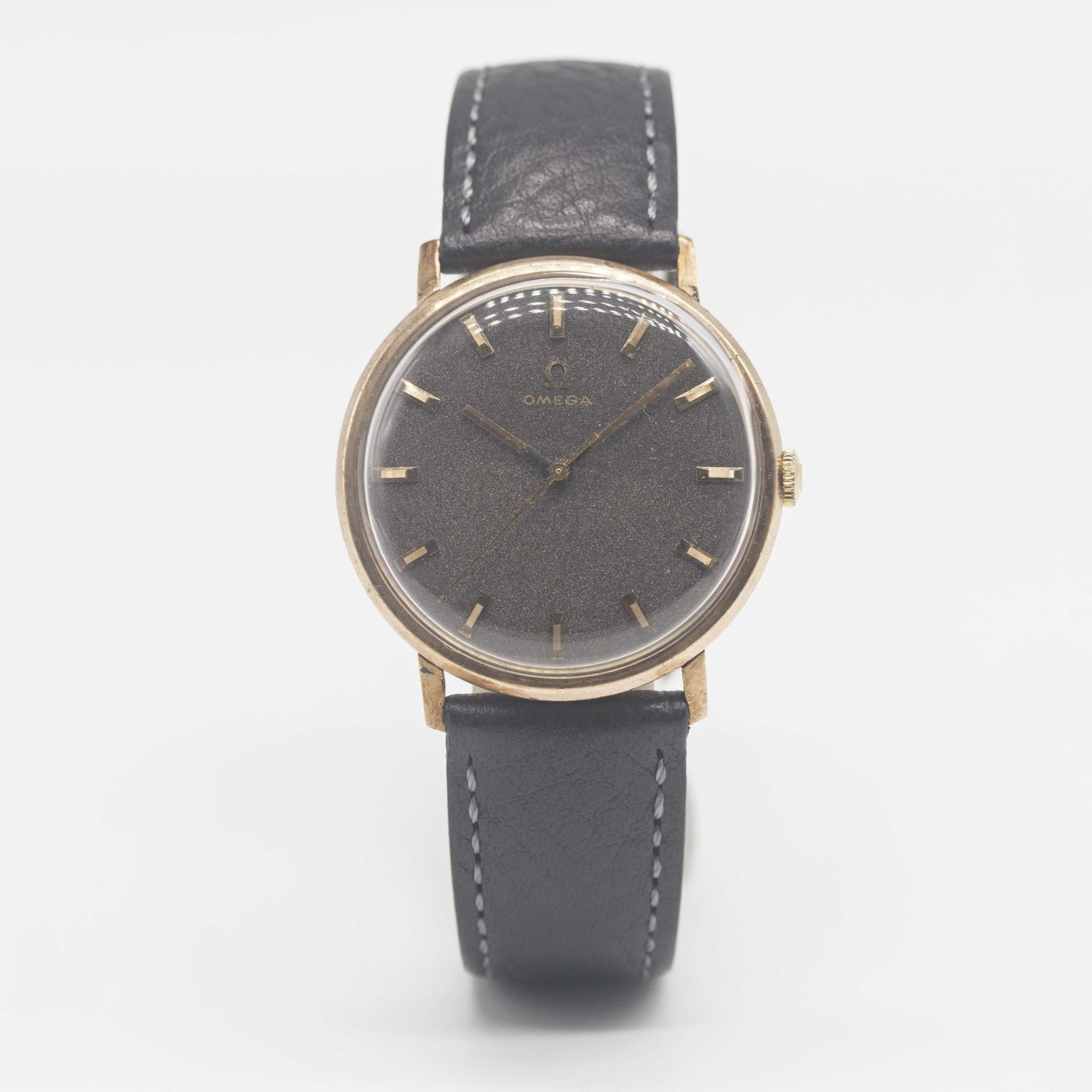 A GENTLEMAN'S 9CT SOLID GOLD OMEGA WRIST WATCH CIRCA 1960s, WITH GREY DIAL Movement: Manual wind, - Image 2 of 8