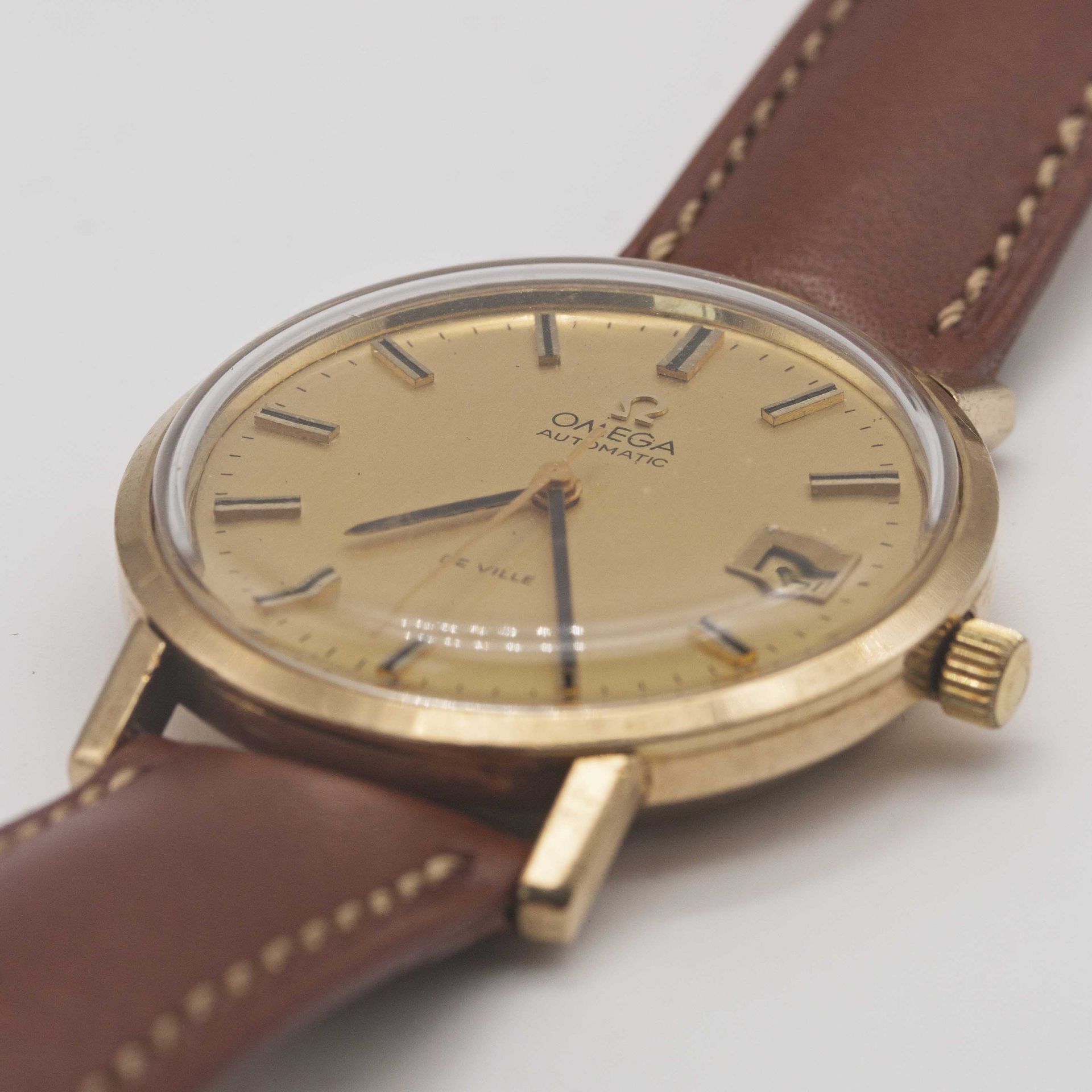 A GENTLEMAN'S 9CT SOLID GOLD OMEGA AUTOMATIC DE VILLE WRIST WATCH CIRCA 1973, REF. 166.5161 - Image 3 of 8