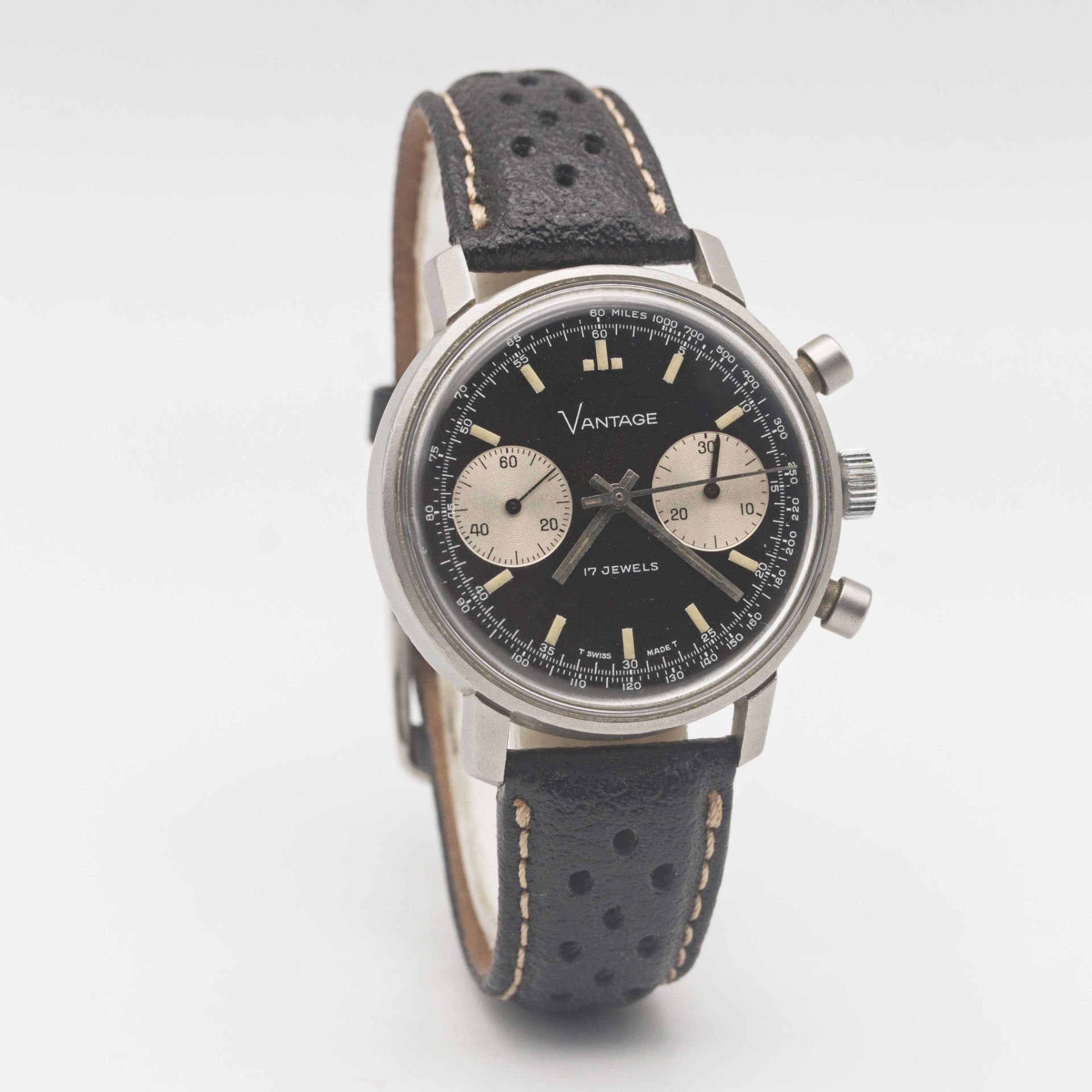 A GENTLEMAN'S STAINLESS STEEL VANTAGE CHRONOGRAPH WRIST WATCH CIRCA 1970, WITH GLOSS BLACK DIAL - Image 5 of 9