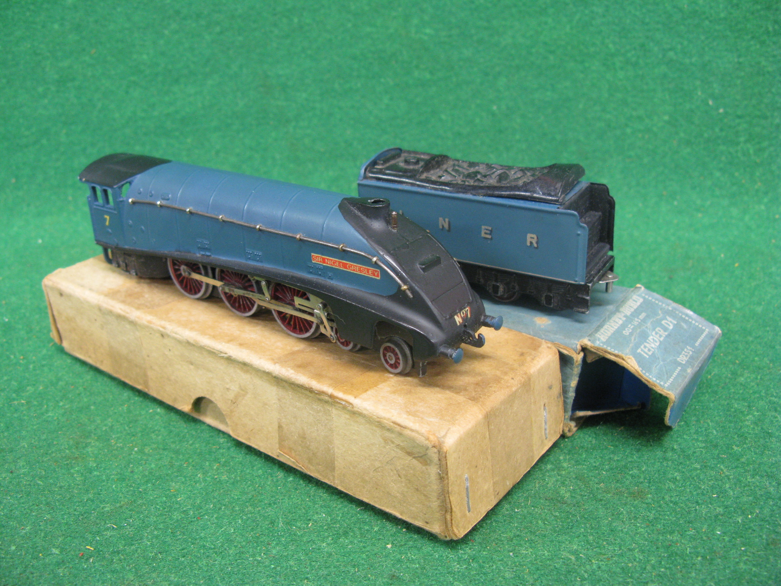 Loco tender 030 HORNBY DUBLO de la BRITISH RAILWAYS en boite non d origine