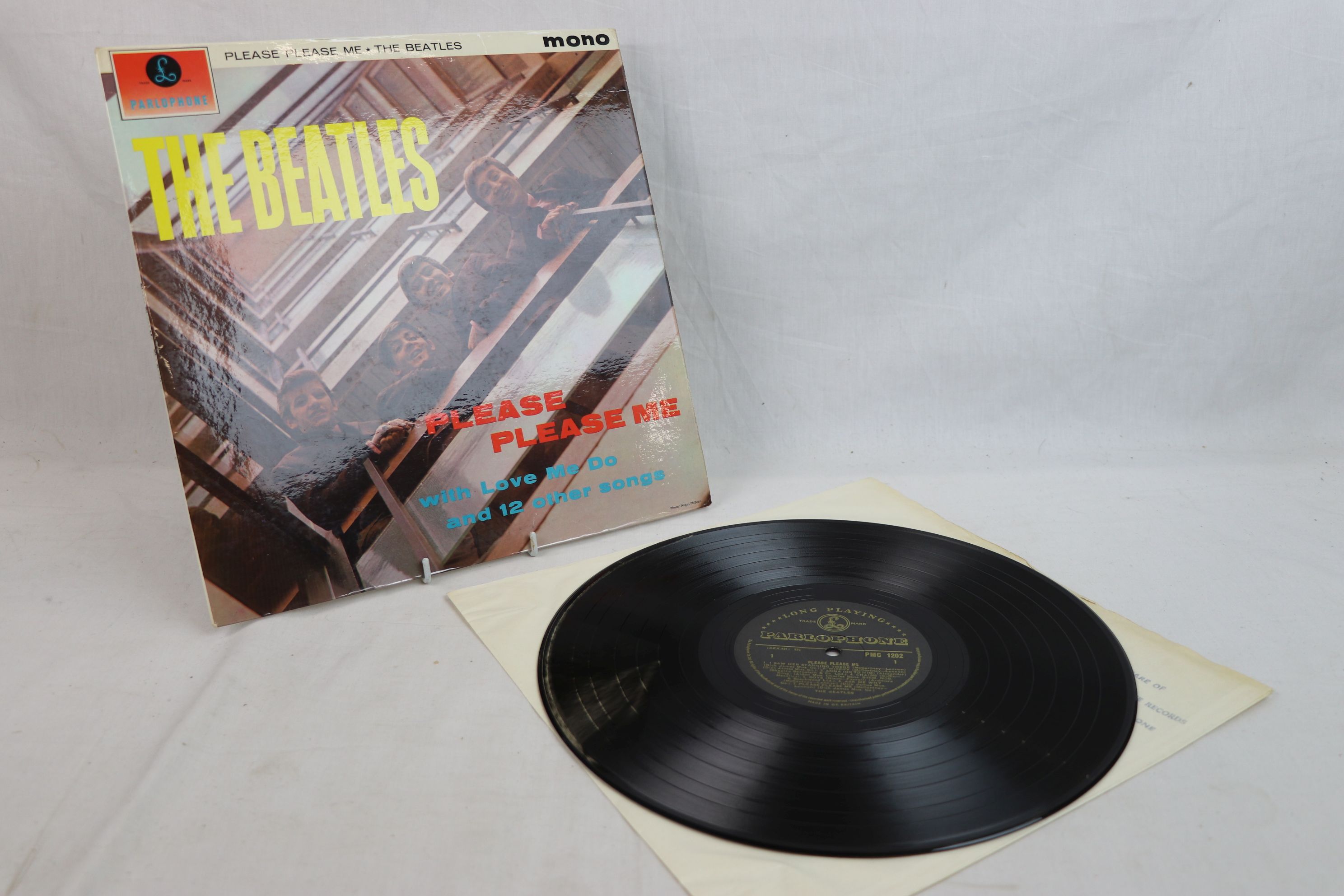 Vinyl - The Beatles Please Please Me LP on Parlophone PMC1202 gold and black label, Dick James Music - Image 3 of 10