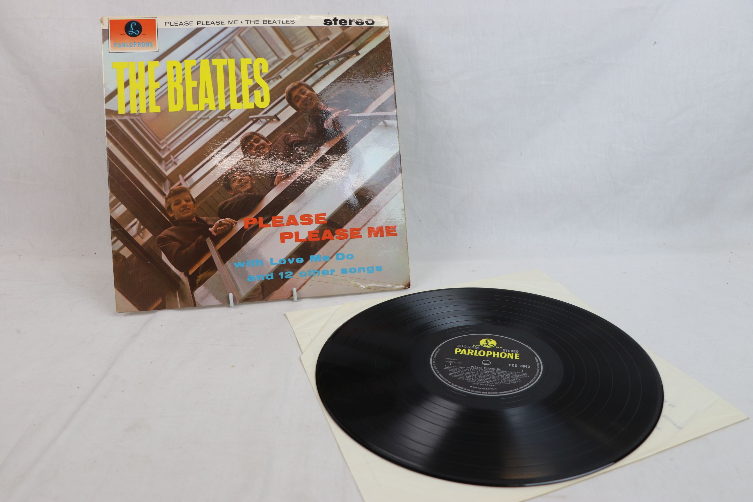 Vinyl - The Beatles Please Please Me PCS3042 yellow and black label, stereo, 33 1/3 rpm to label, - Image 3 of 10